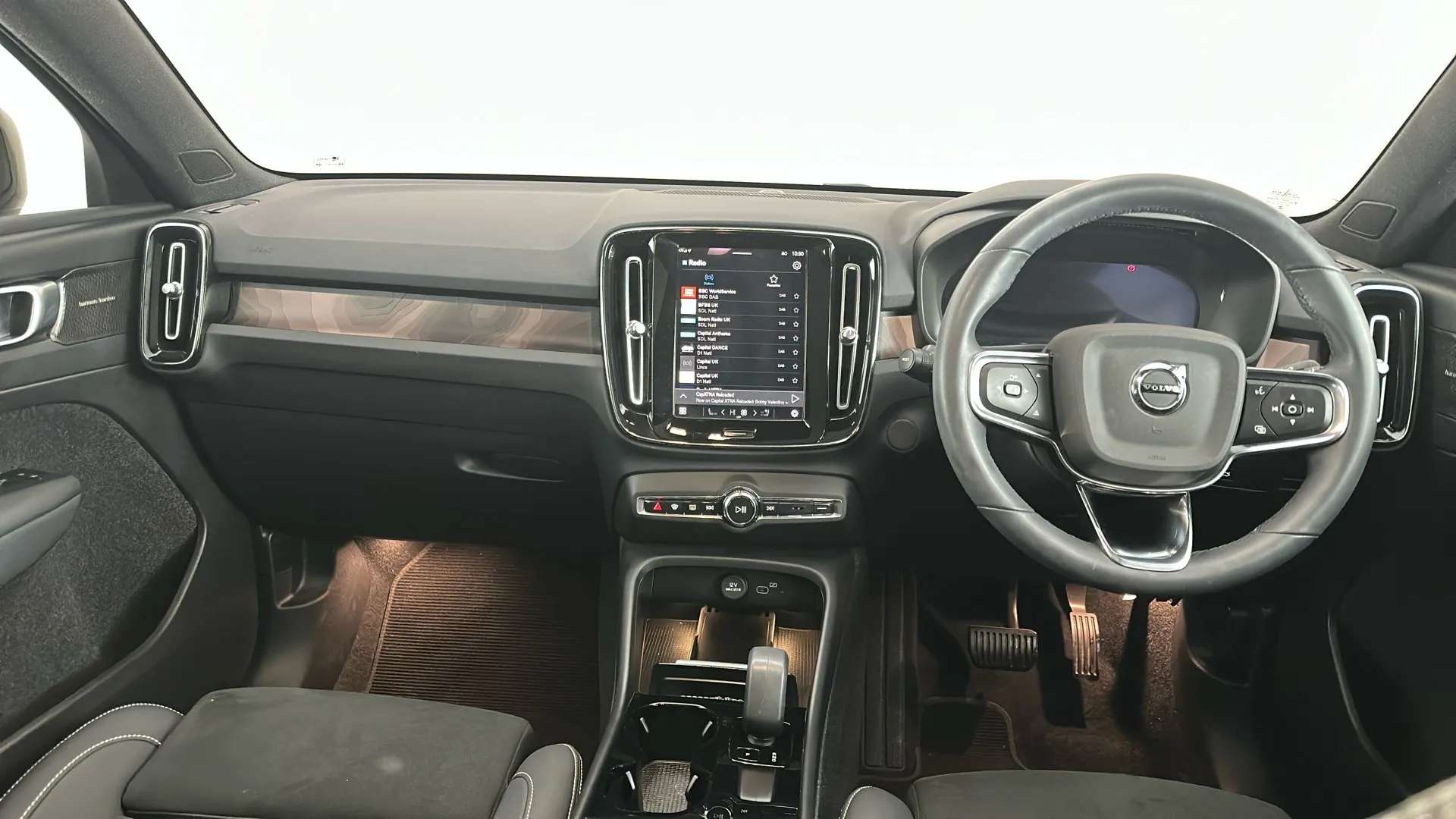 2022 VOLVO C40 2022 VOLVO C40