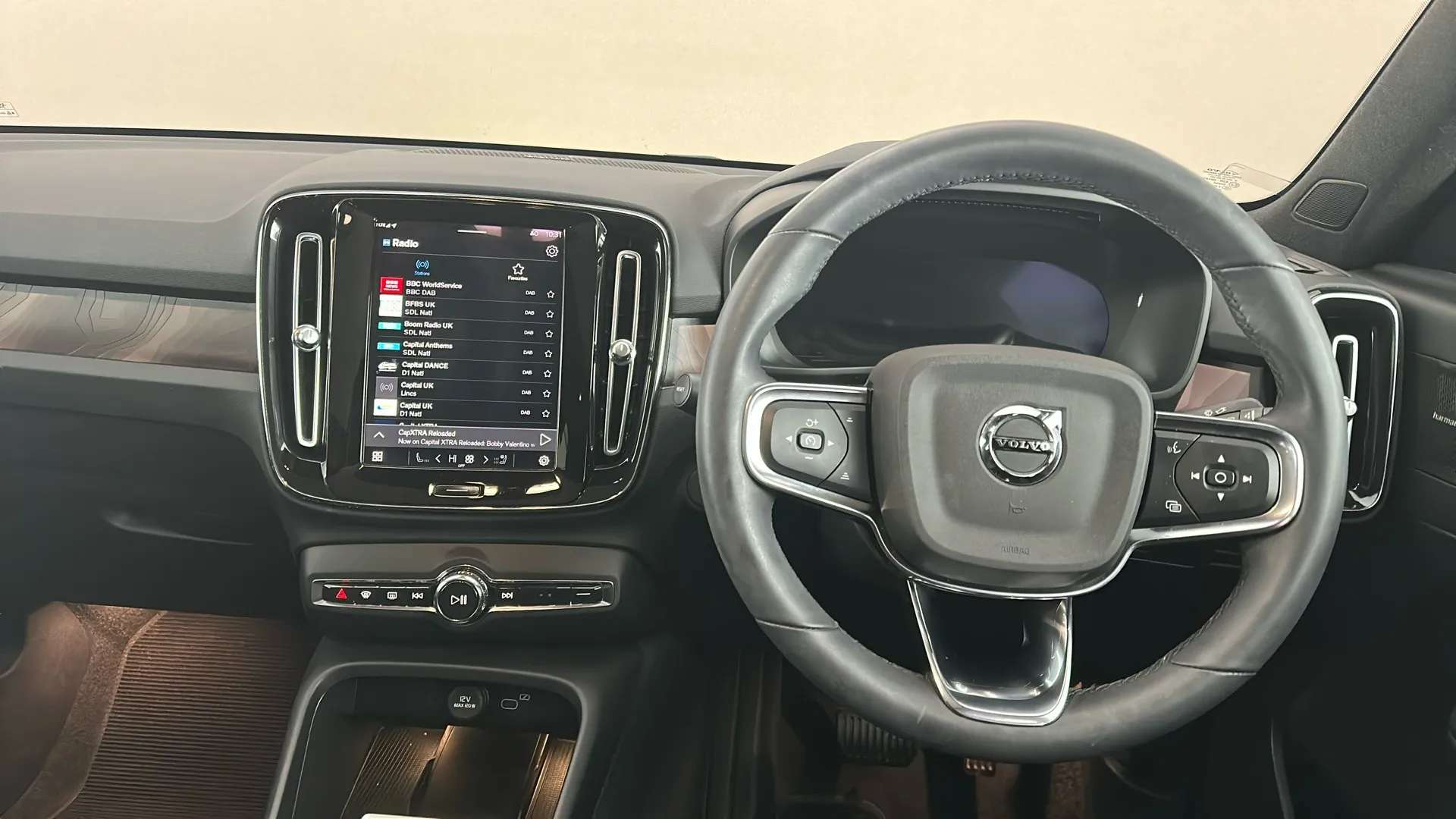 2022 VOLVO C40 2022 VOLVO C40