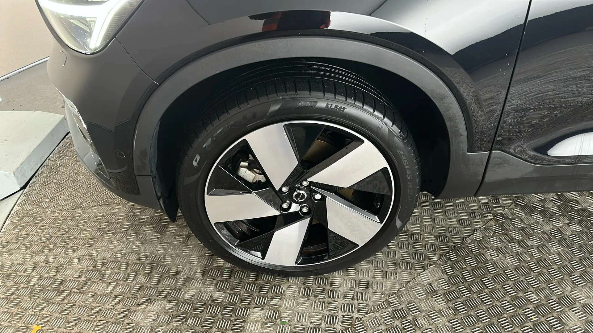 2022 VOLVO C40 2022 VOLVO C40