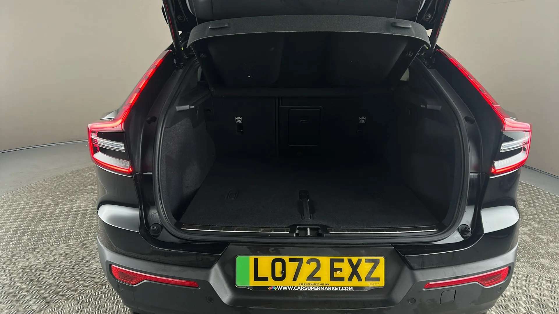 2022 VOLVO C40 2022 VOLVO C40