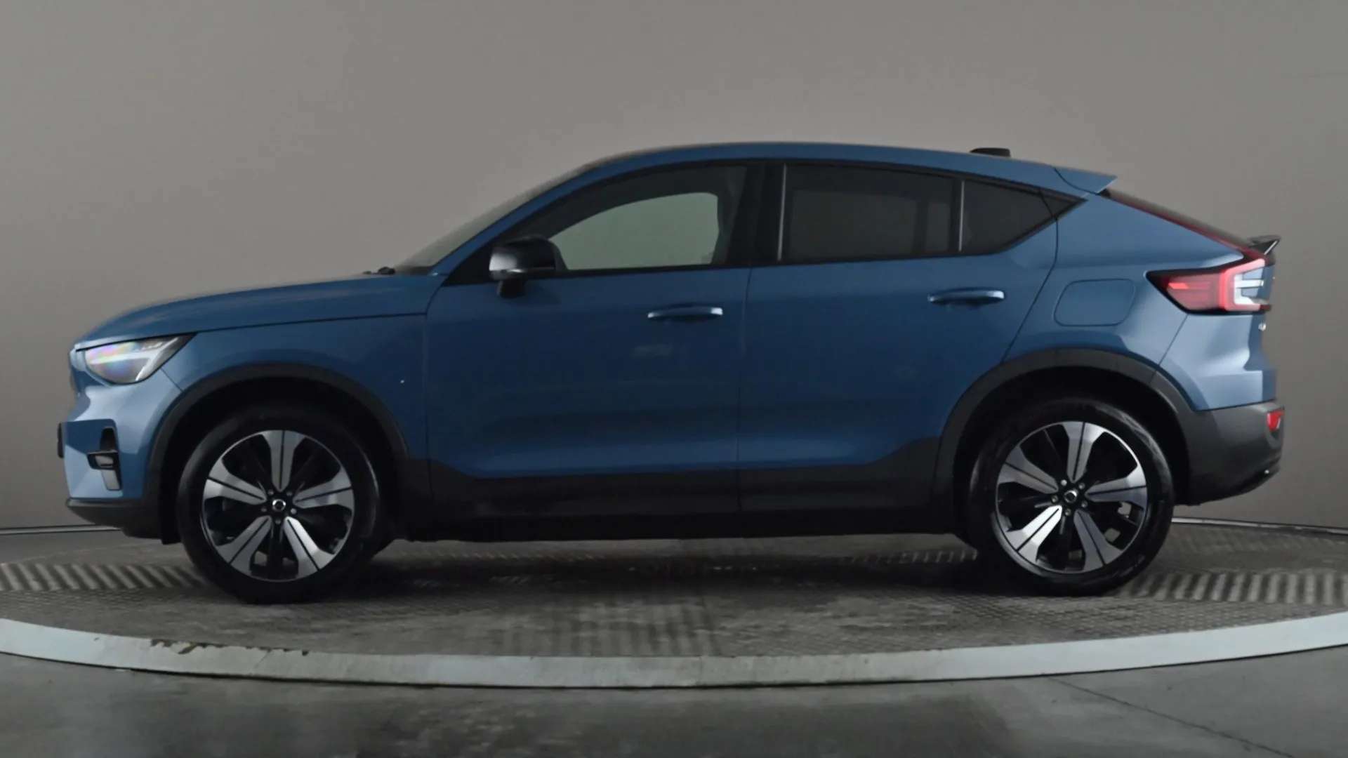 A 2022 VOLVO C40 300kW Recharge Twin Plus 78kWh AWD Auto A 2022 VOLVO C40 300kW Recharge Twin Plus 78kWh AWD Auto