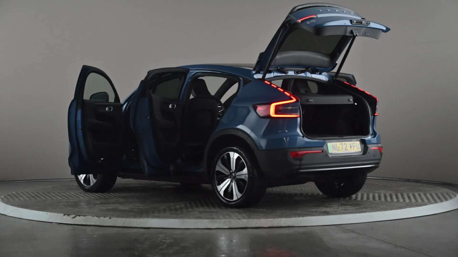 2022 VOLVO C40 2022 VOLVO C40