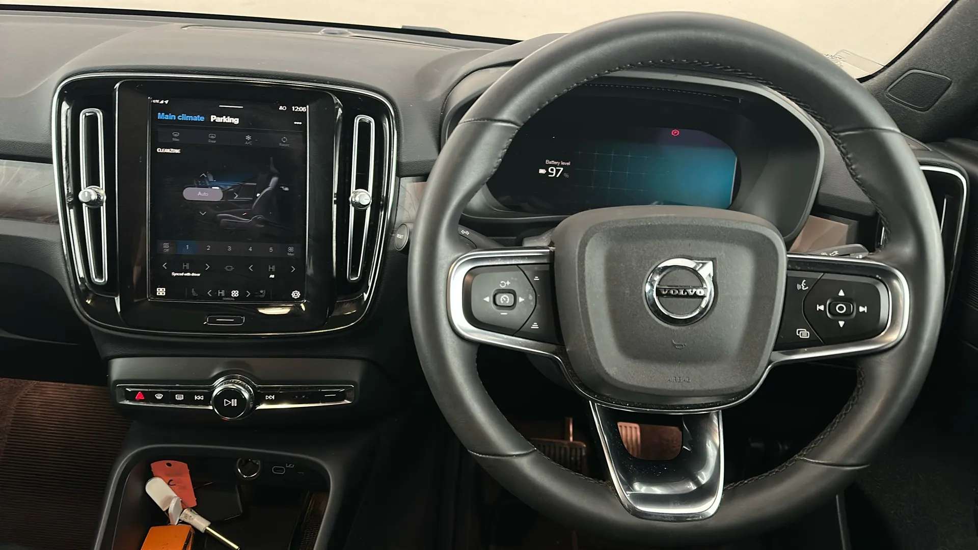 2022 VOLVO C40 2022 VOLVO C40