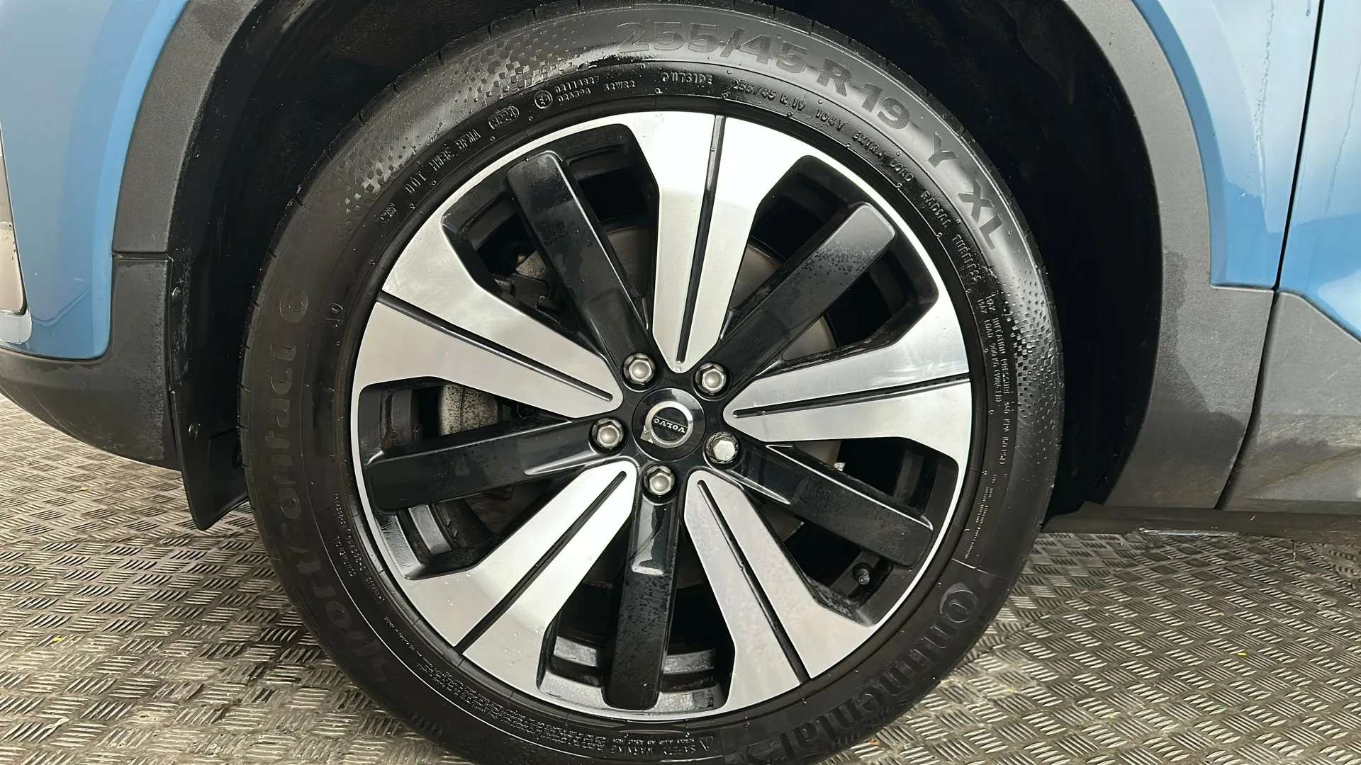 2022 VOLVO C40 2022 VOLVO C40