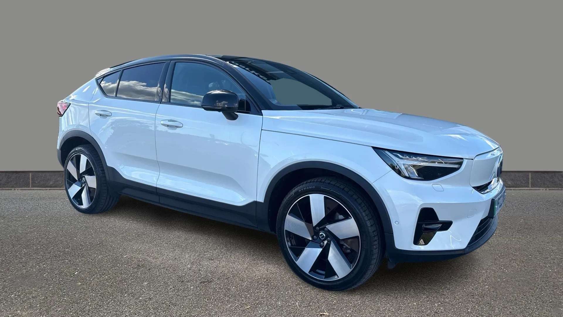 A 2022 VOLVO C40 300kW Recharge Twin Pro 78kWh AWD Auto A 2022 VOLVO C40 300kW Recharge Twin Pro 78kWh AWD Auto