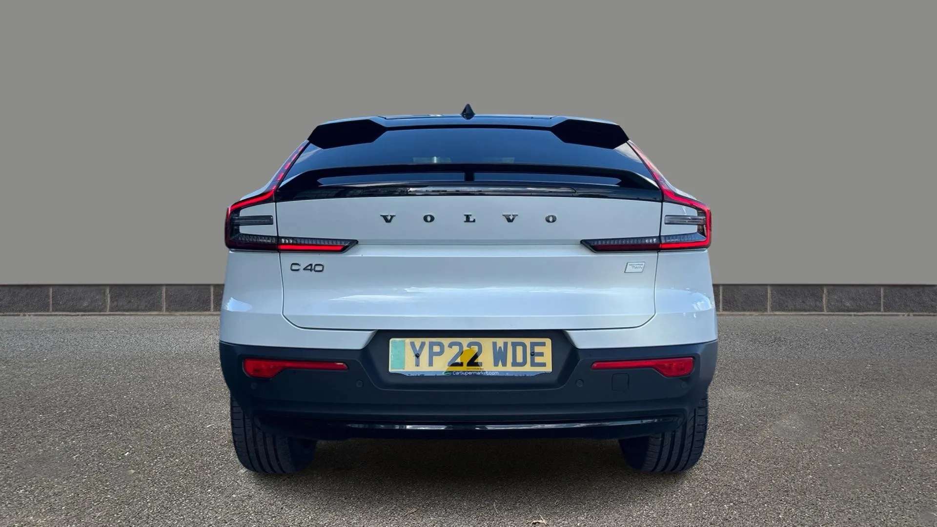 2022 VOLVO C40 2022 VOLVO C40