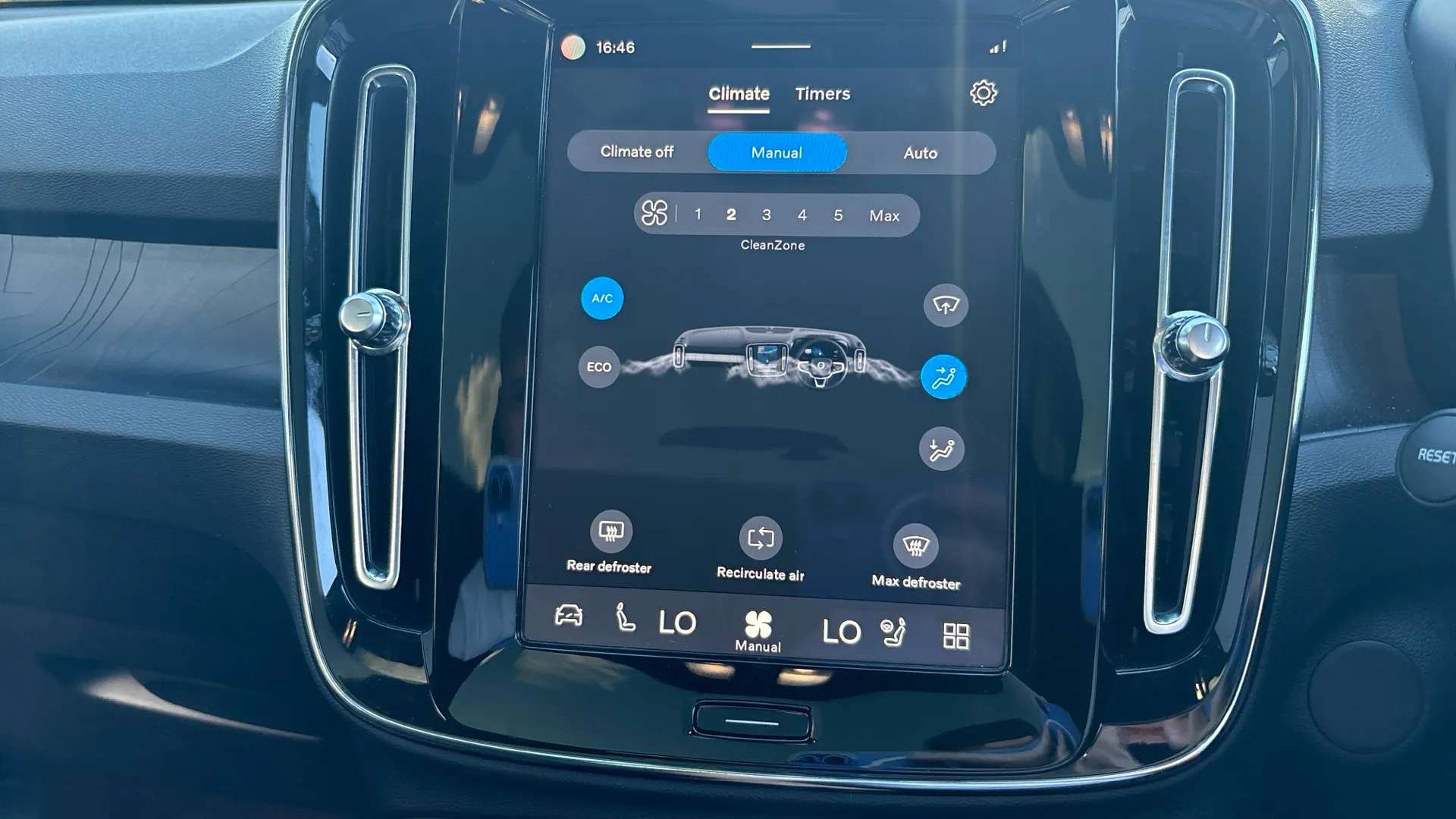 2022 VOLVO C40 2022 VOLVO C40