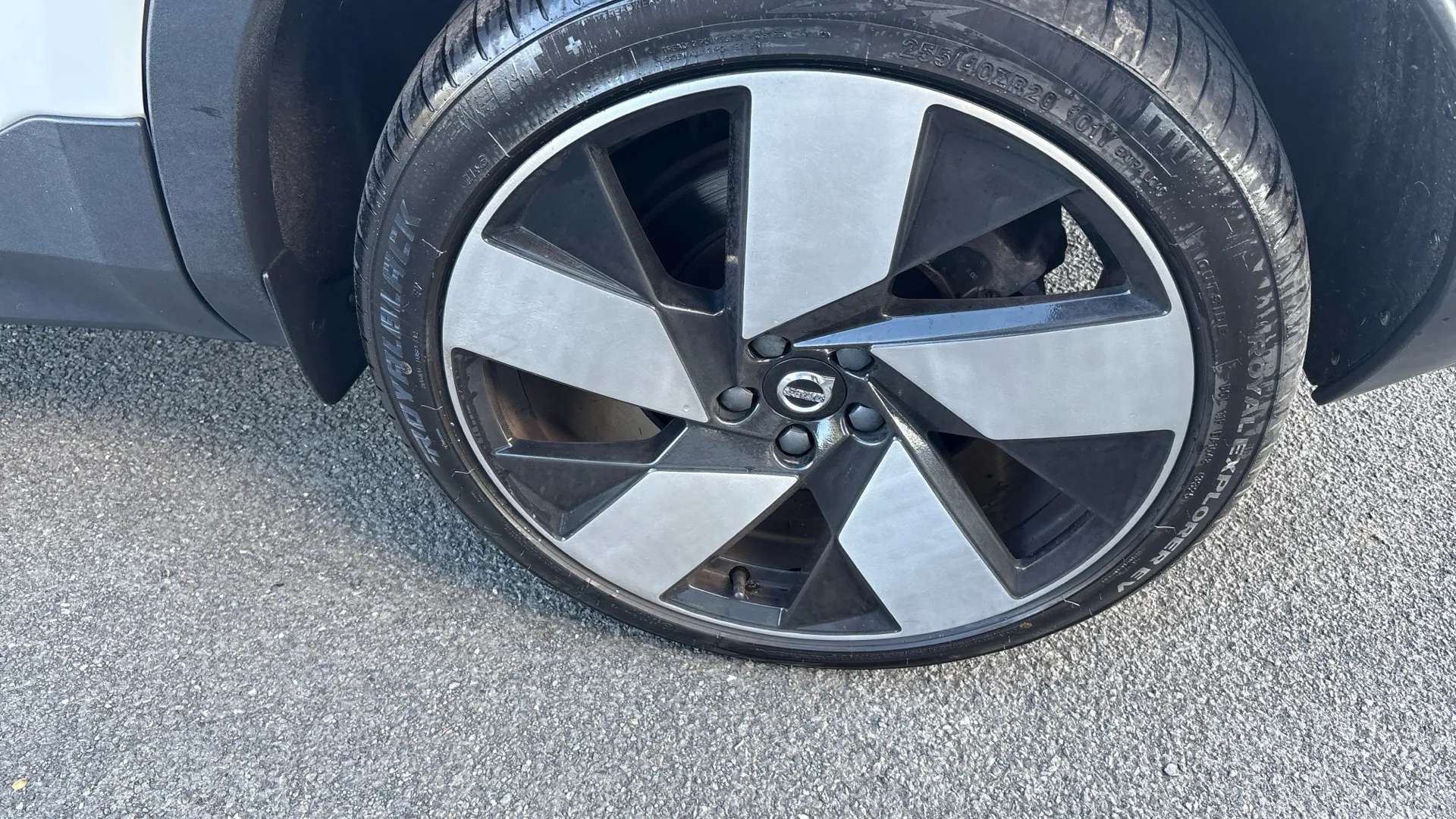 2022 VOLVO C40 2022 VOLVO C40
