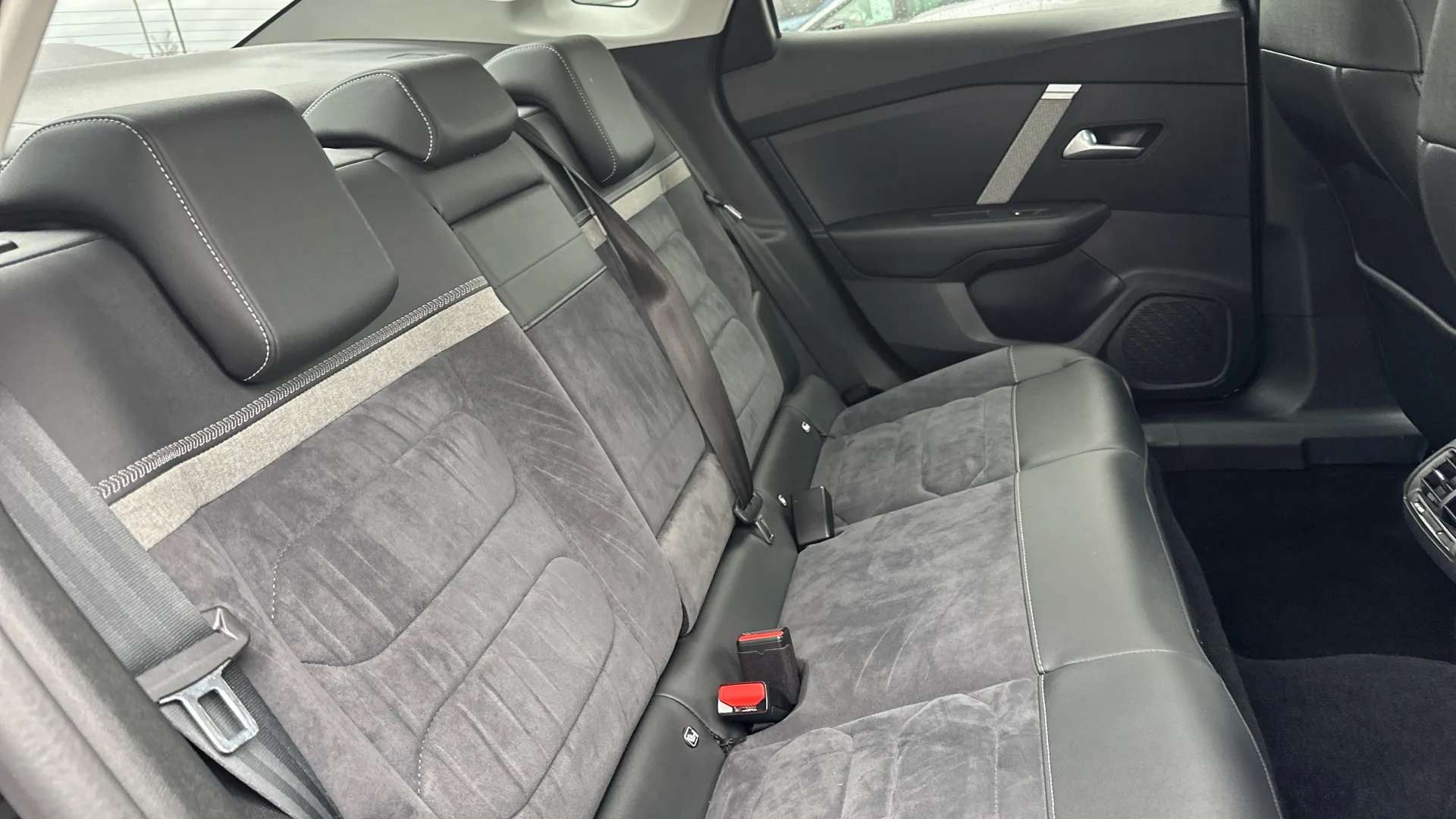 2024 CITROEN C4 X 2024 CITROEN C4 X