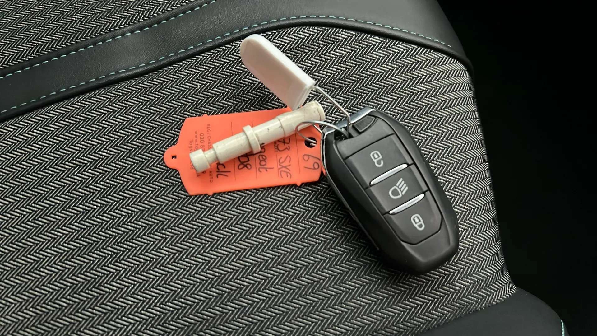 2023 PEUGEOT 5008 2023 PEUGEOT 5008