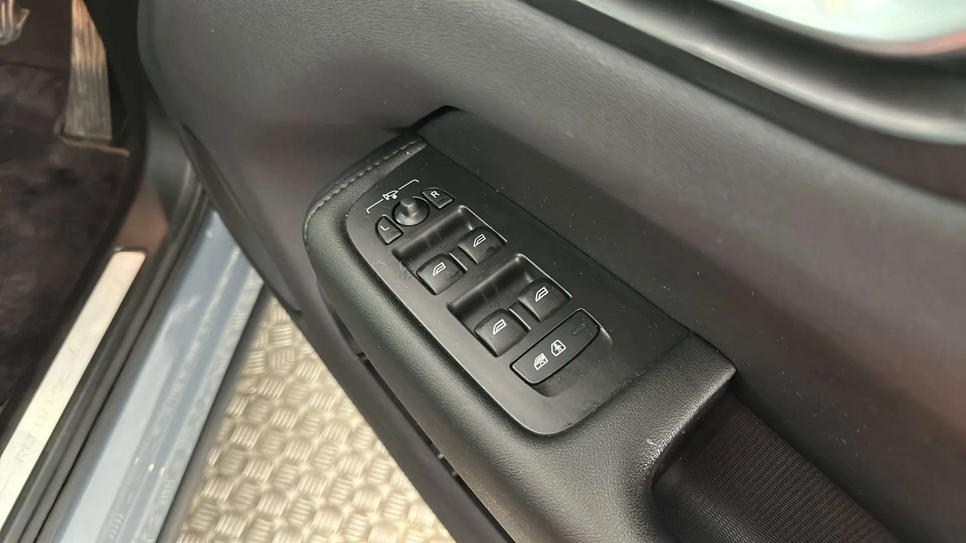 2023 VOLVO XC60 2023 VOLVO XC60