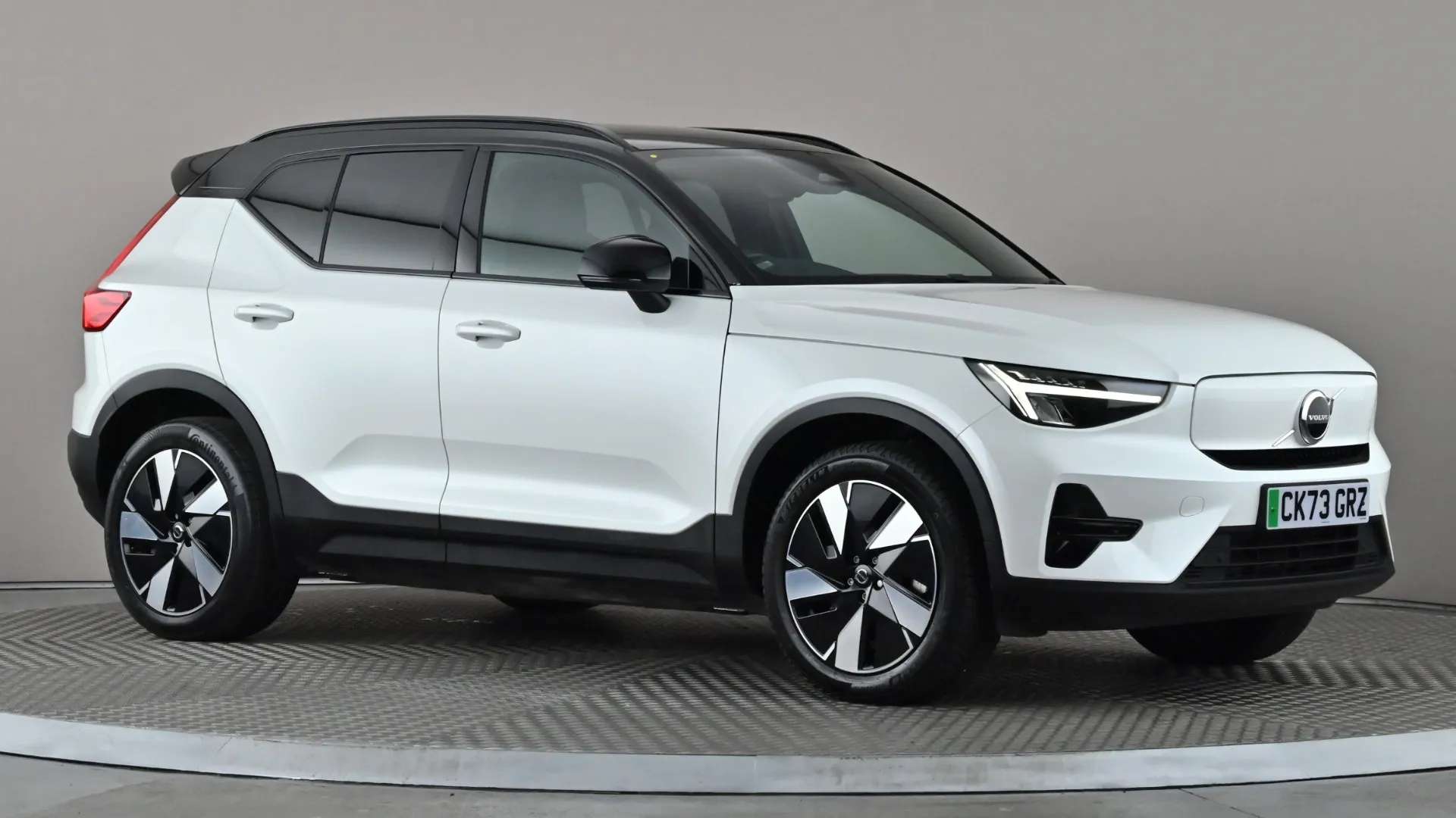 A 2023 VOLVO XC40 300kW Recharge Twin Core 82kWh AWD Auto A 2023 VOLVO XC40 300kW Recharge Twin Core 82kWh AWD Auto