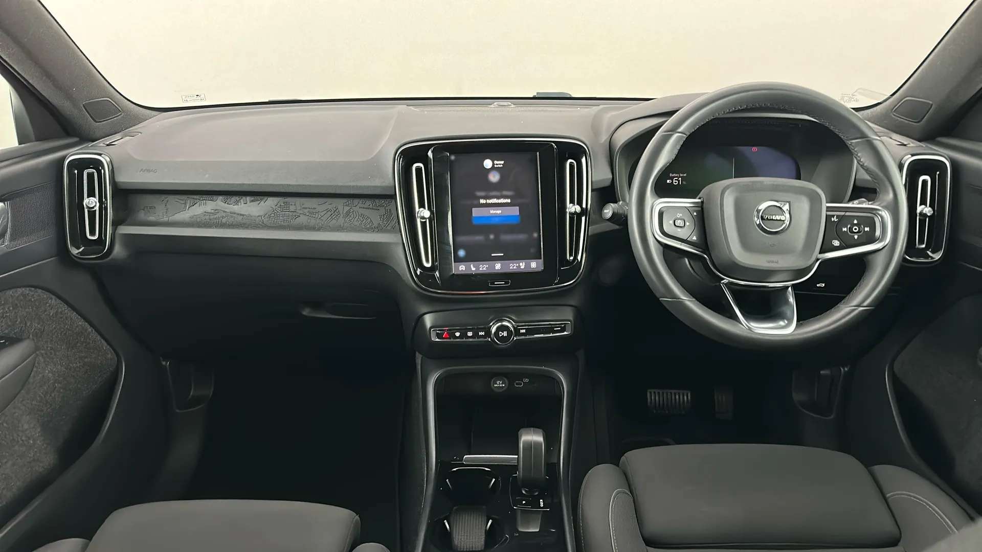 2023 VOLVO XC40 2023 VOLVO XC40