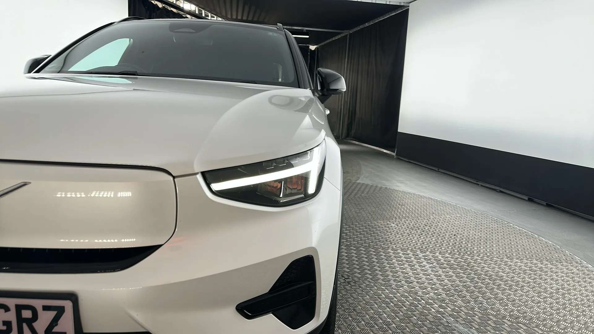 2023 VOLVO XC40 2023 VOLVO XC40