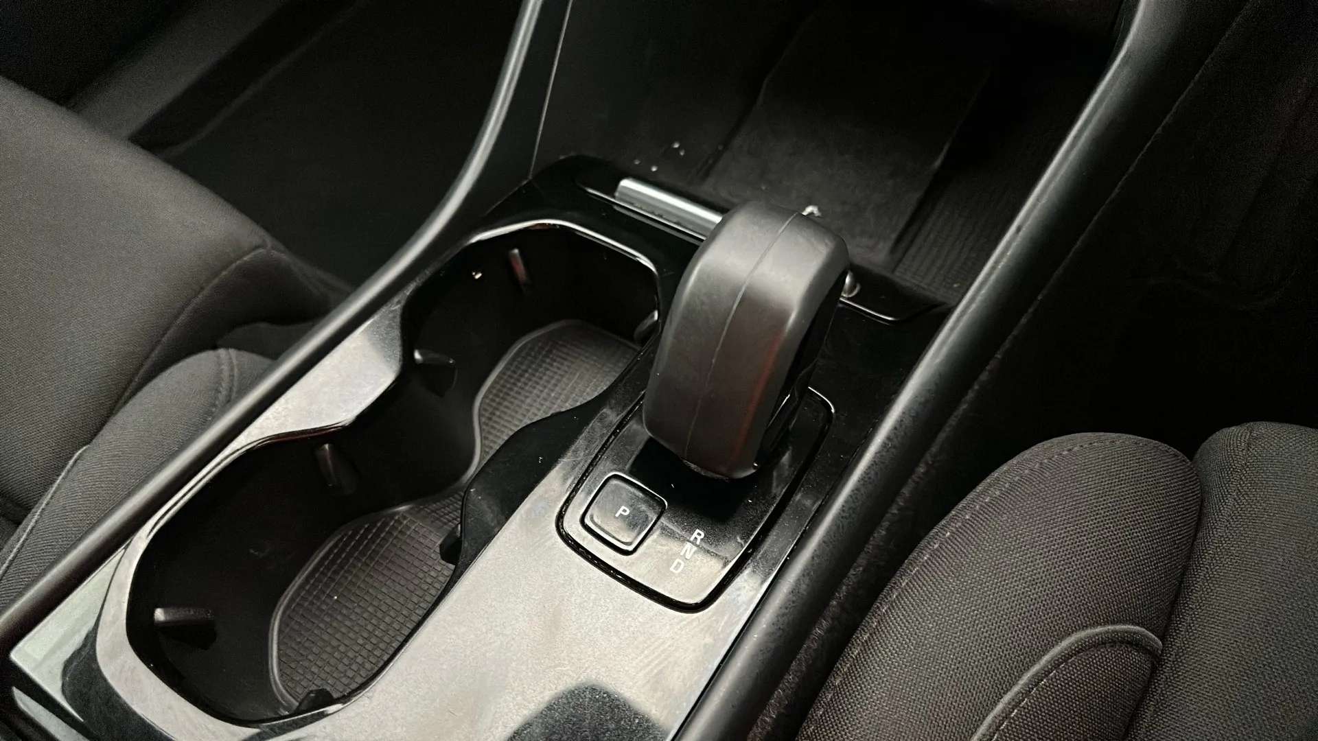 2023 VOLVO XC40 2023 VOLVO XC40