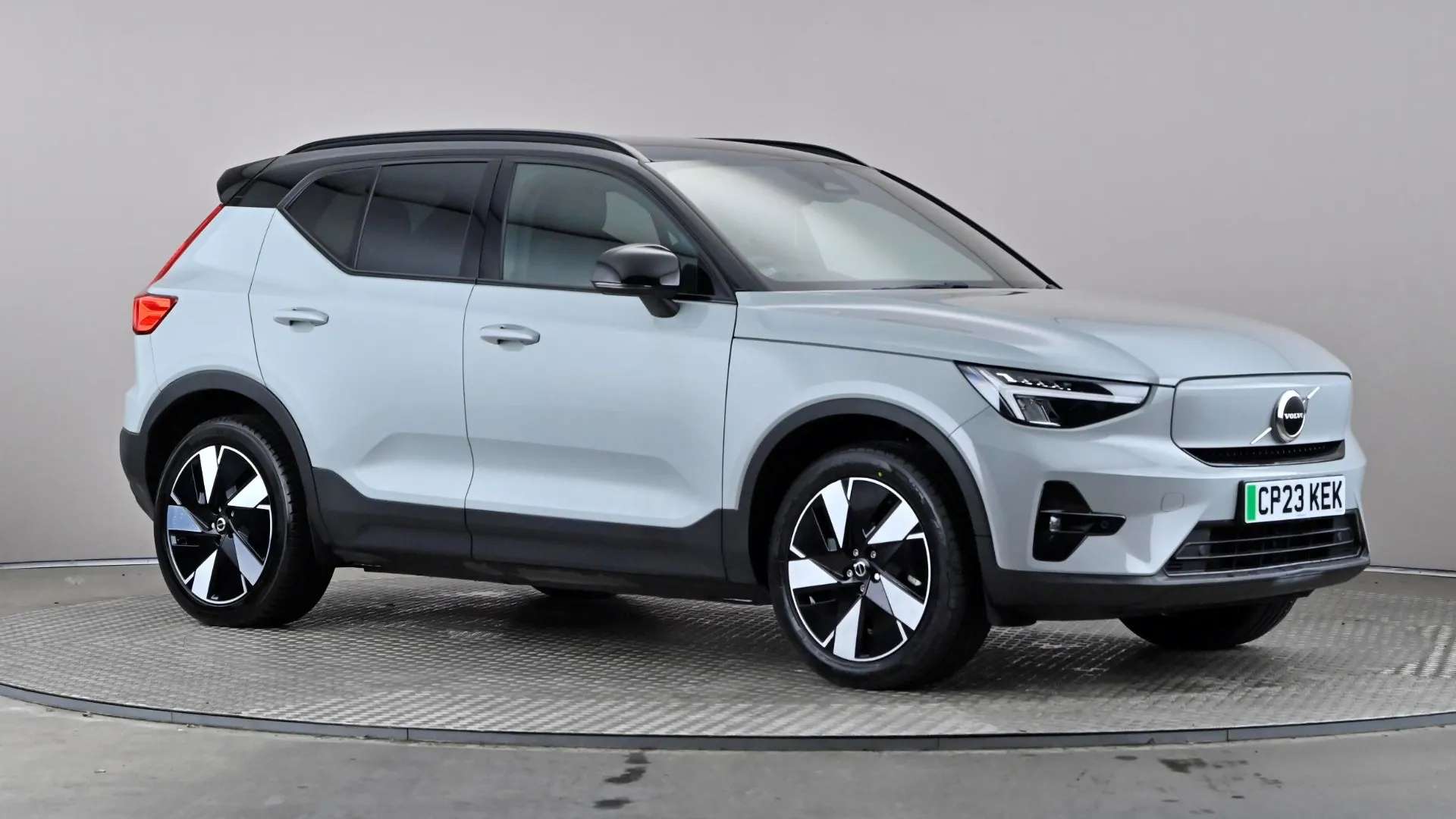A 2023 VOLVO XC40 300kW Recharge Twin Plus 82kWh AWD Auto A 2023 VOLVO XC40 300kW Recharge Twin Plus 82kWh AWD Auto