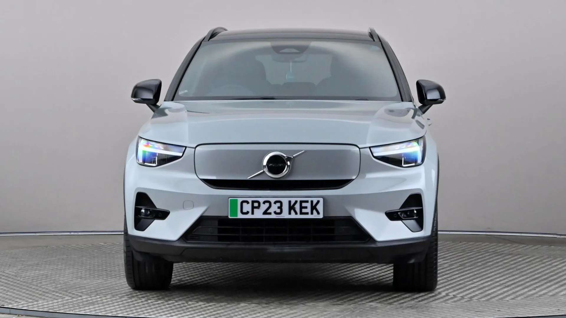 A 2023 VOLVO XC40 300kW Recharge Twin Plus 82kWh AWD Auto A 2023 VOLVO XC40 300kW Recharge Twin Plus 82kWh AWD Auto