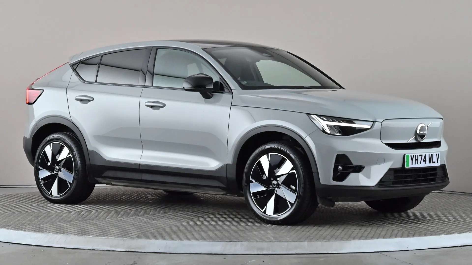A 2024 VOLVO C40 300kW Recharge Twin Plus 82kWh AWD Auto A 2024 VOLVO C40 300kW Recharge Twin Plus 82kWh AWD Auto
