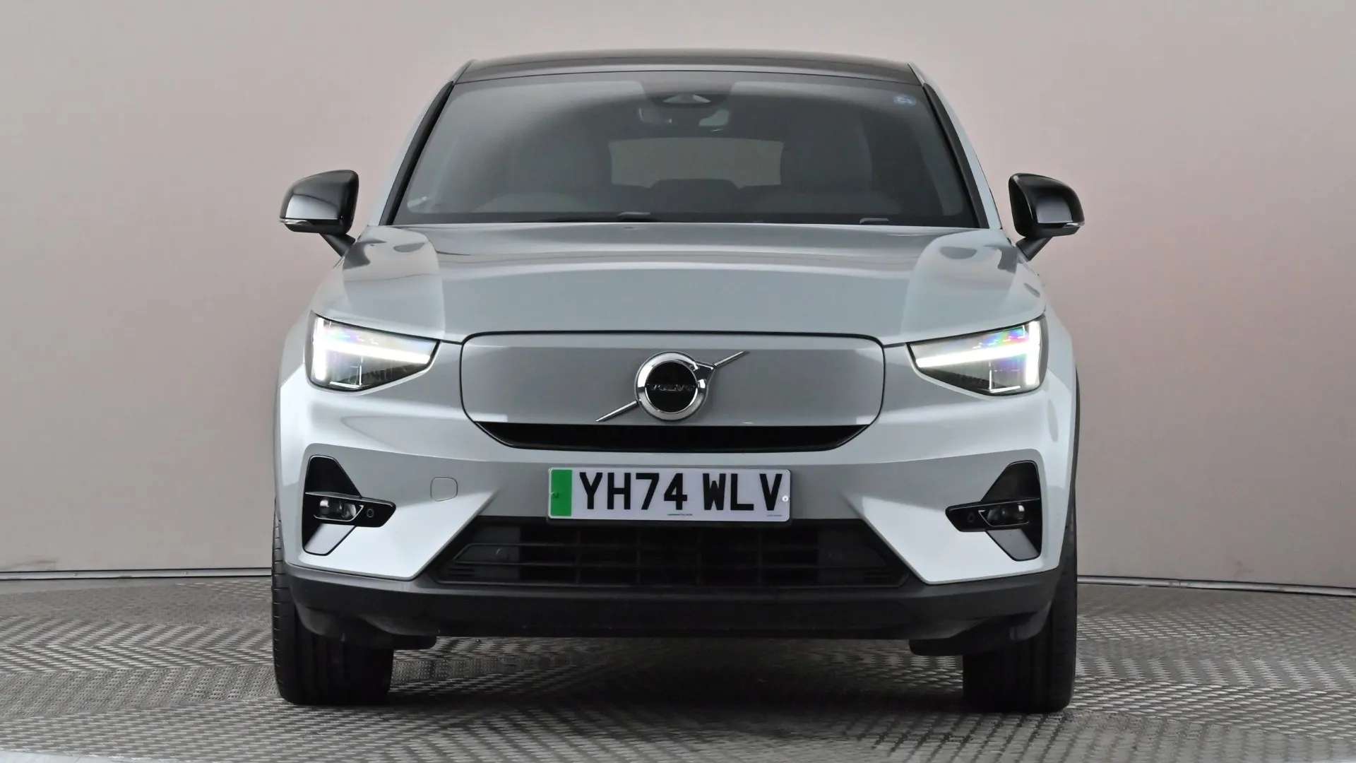 A 2024 VOLVO C40 300kW Recharge Twin Plus 82kWh AWD Auto A 2024 VOLVO C40 300kW Recharge Twin Plus 82kWh AWD Auto