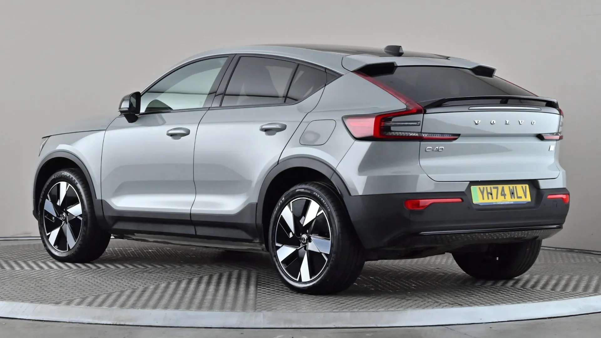 A 2024 VOLVO C40 300kW Recharge Twin Plus 82kWh AWD Auto A 2024 VOLVO C40 300kW Recharge Twin Plus 82kWh AWD Auto