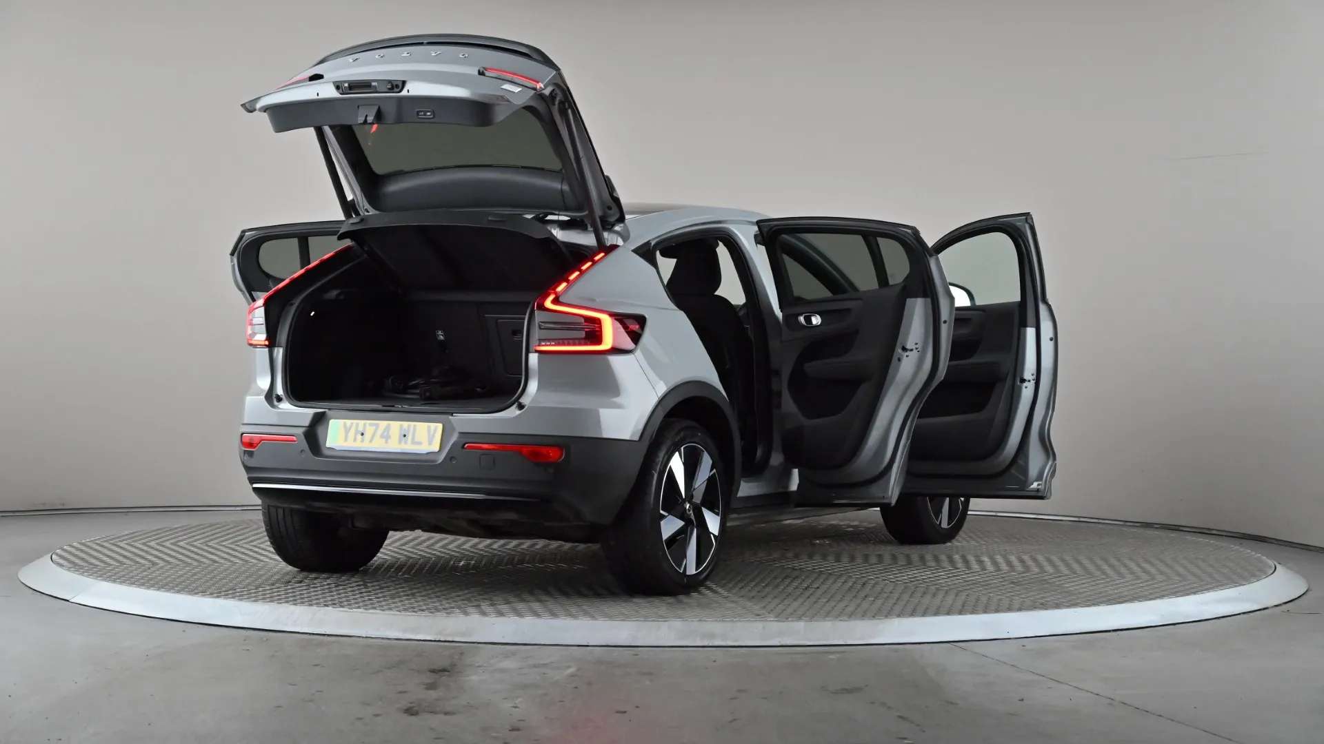 2024 VOLVO C40 2024 VOLVO C40