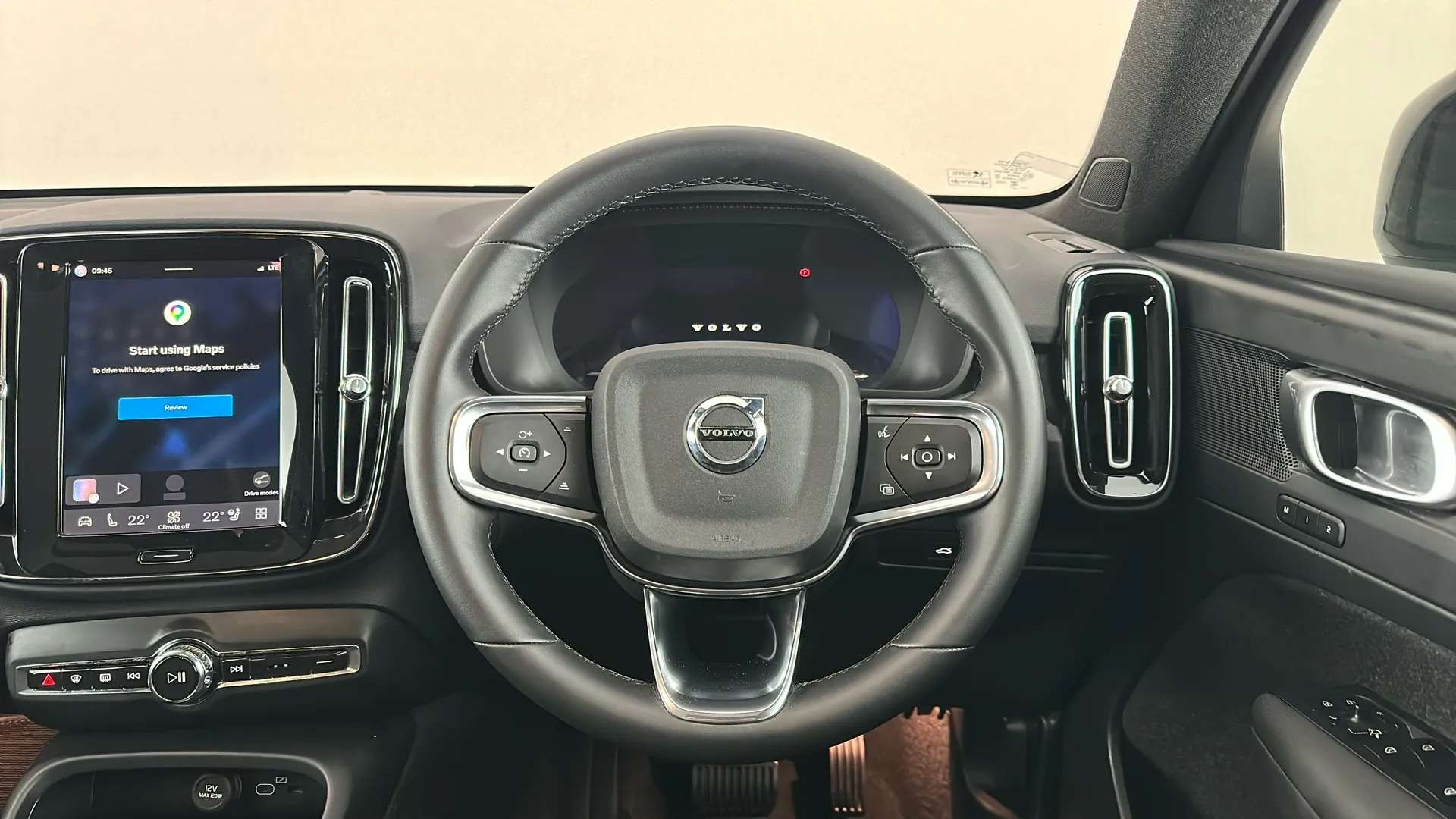 2024 VOLVO C40 2024 VOLVO C40