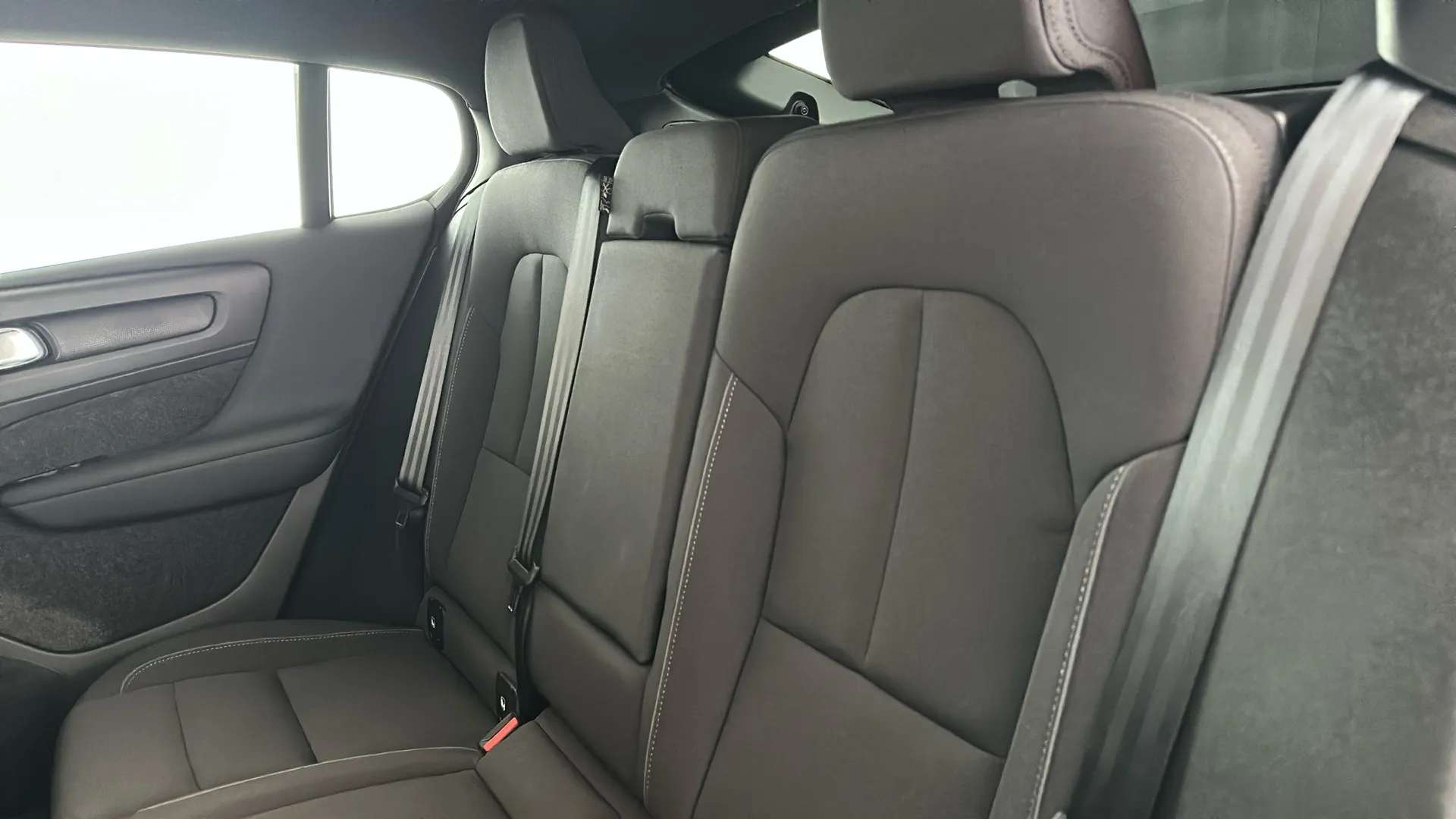 2024 VOLVO C40 2024 VOLVO C40