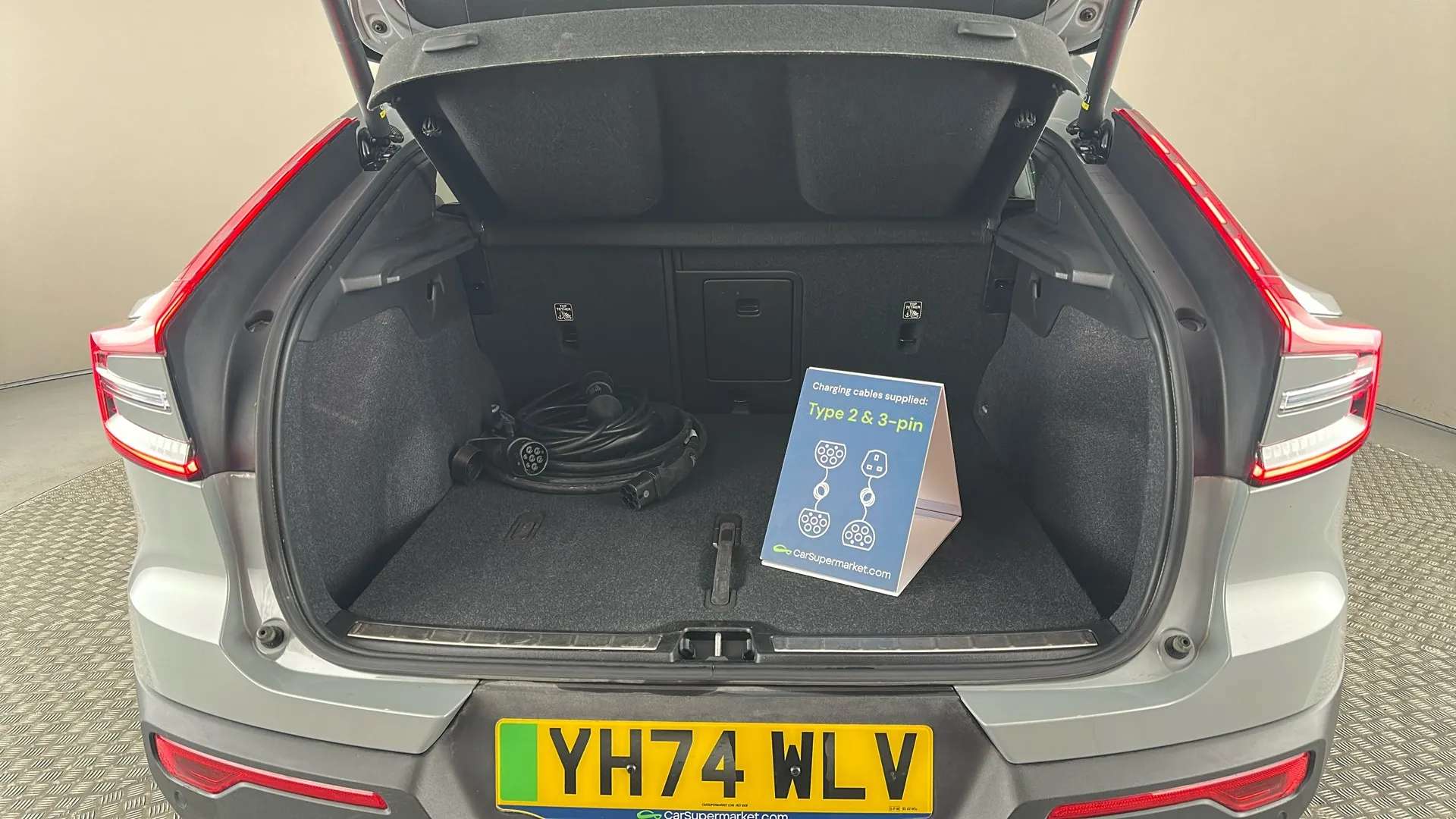 2024 VOLVO C40 2024 VOLVO C40