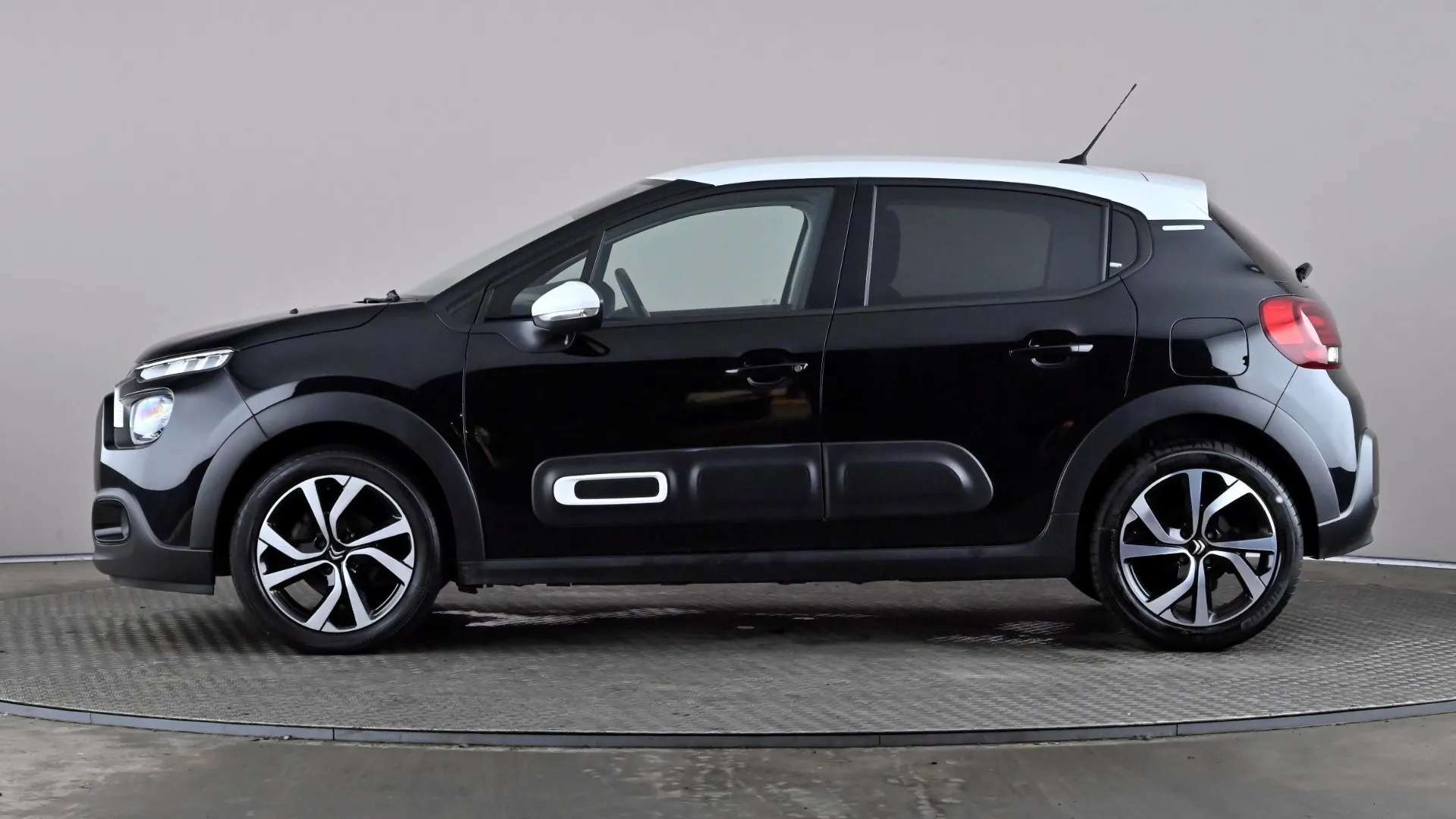 A 2023 CITROEN C3 1.2 PureTech 110 Shine Plus A 2023 CITROEN C3 1.2 PureTech 110 Shine Plus
