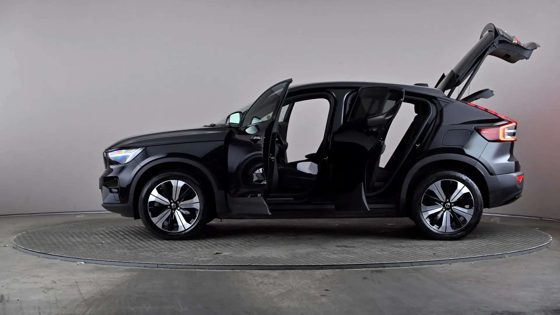 2023 VOLVO C40 2023 VOLVO C40