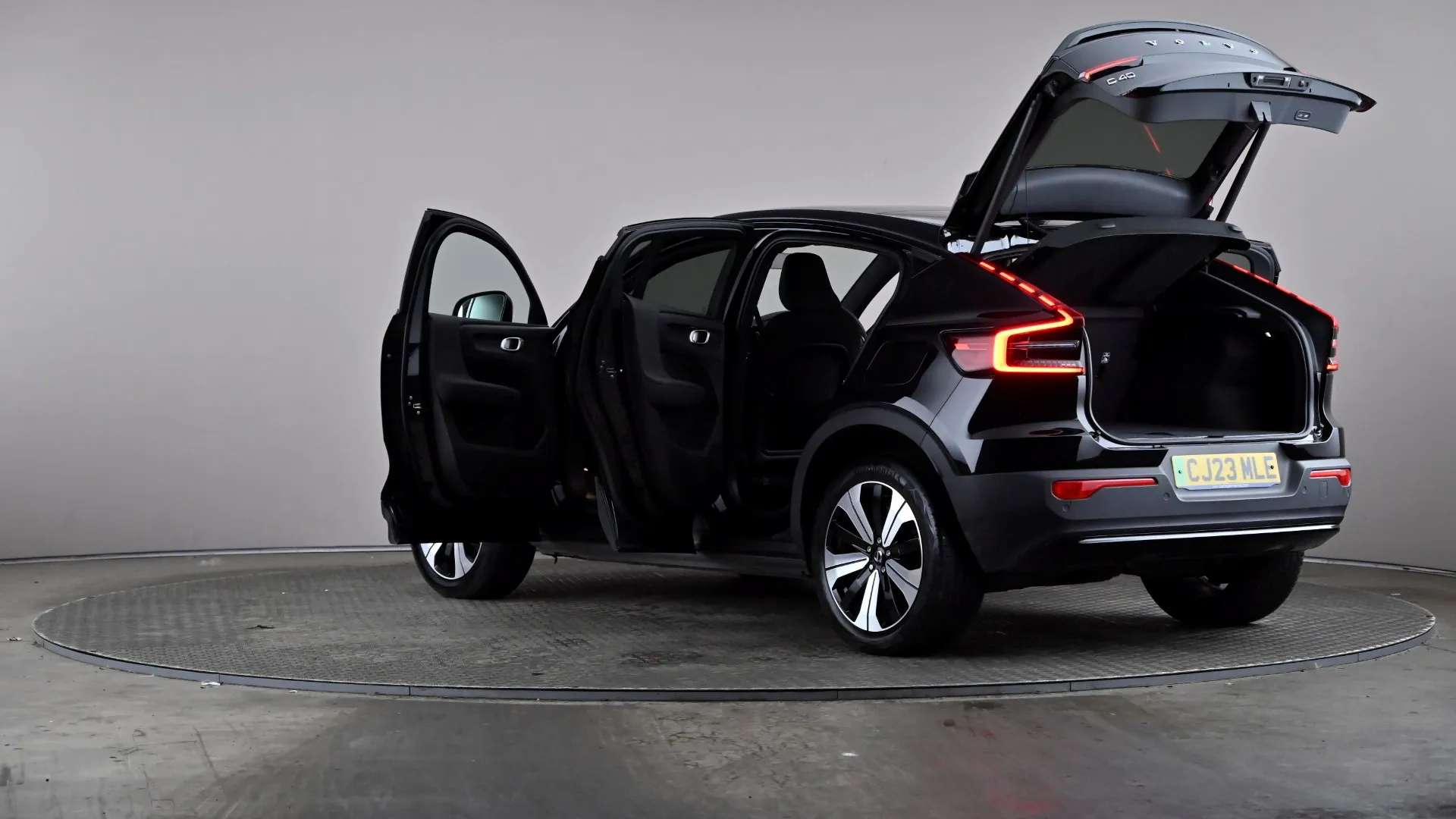 2023 VOLVO C40 2023 VOLVO C40