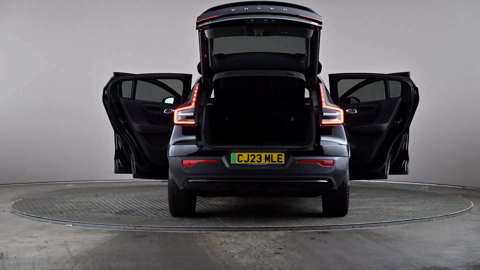 2023 VOLVO C40 2023 VOLVO C40