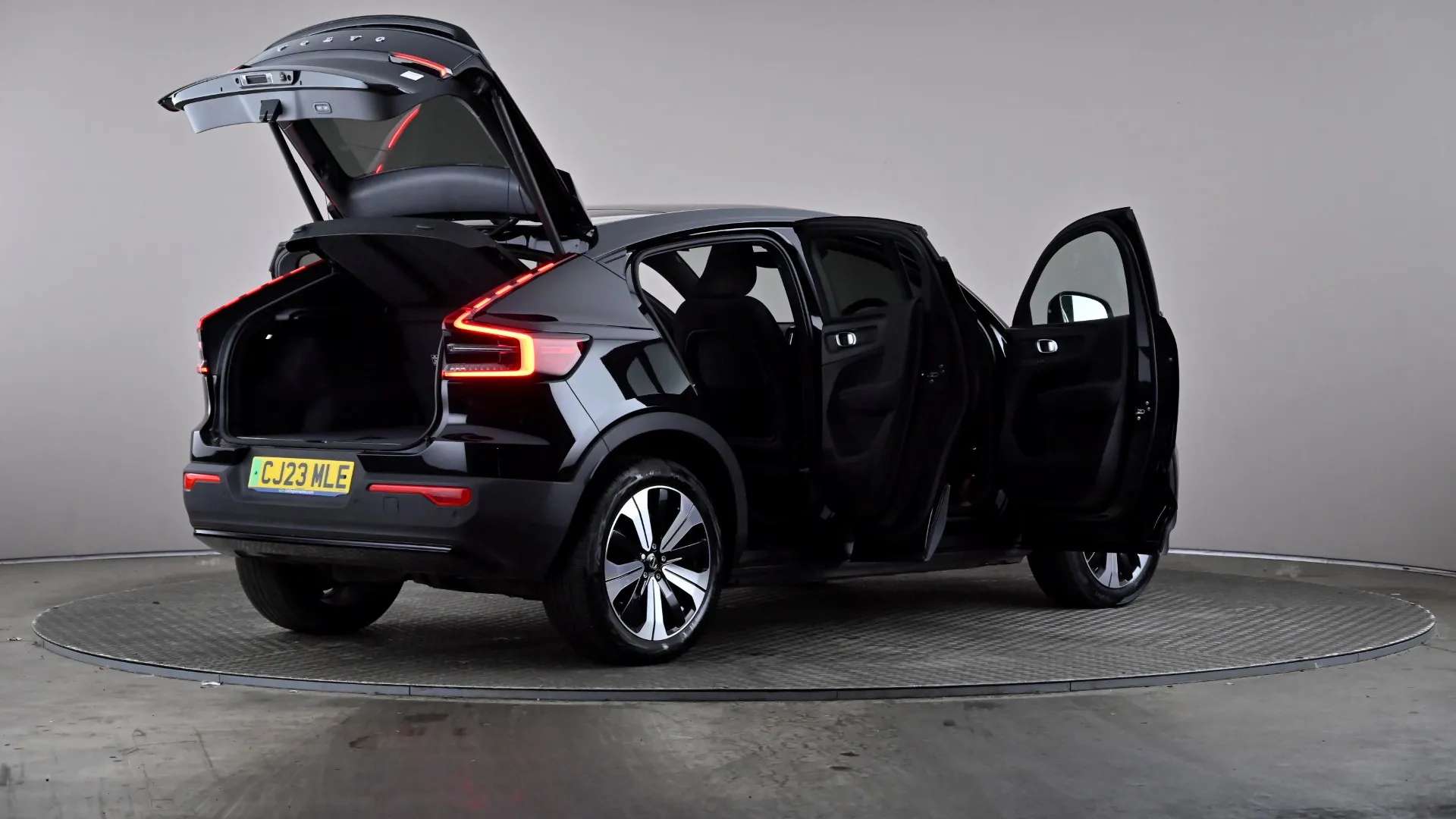 2023 VOLVO C40 2023 VOLVO C40