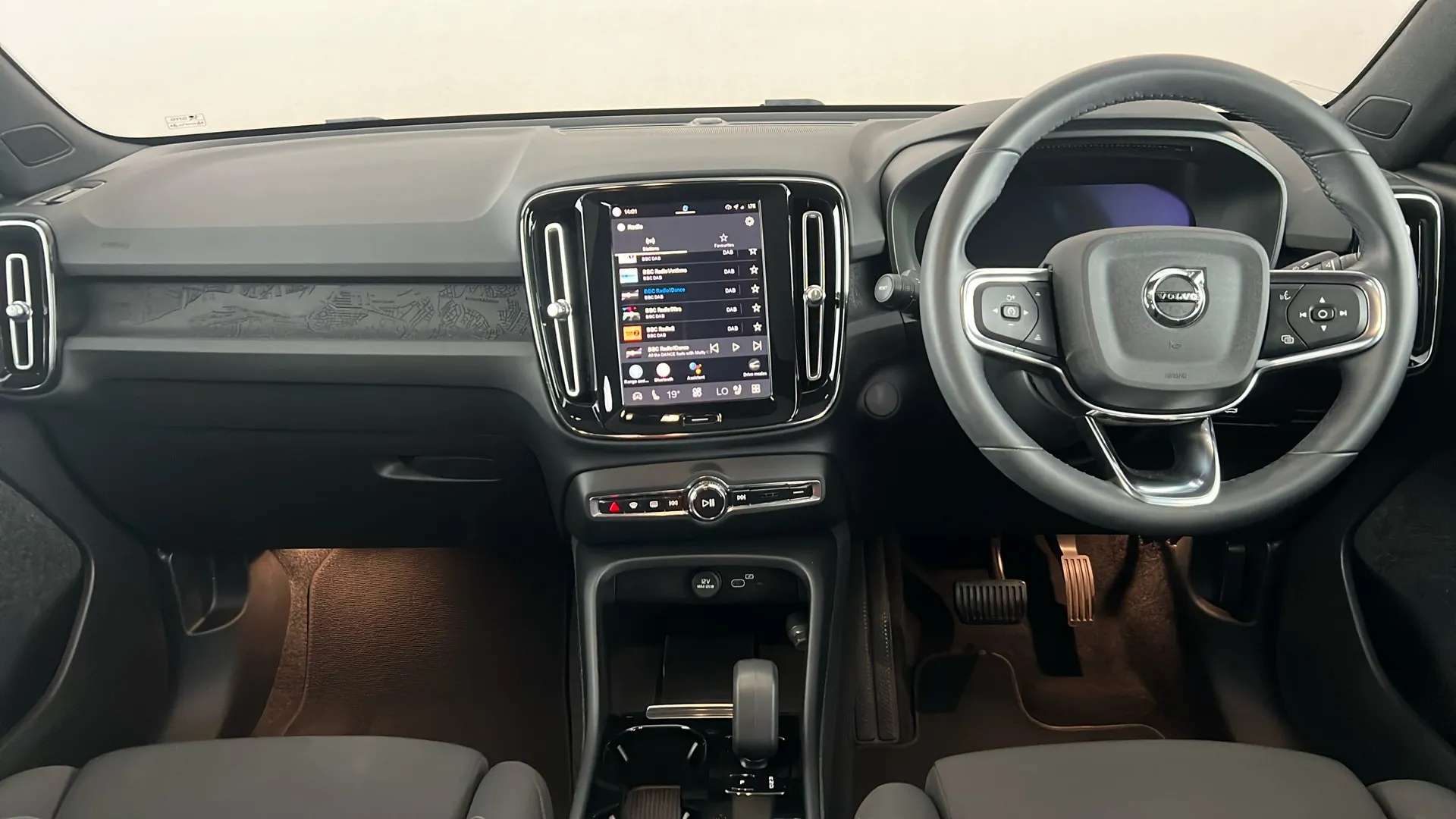 2023 VOLVO C40 2023 VOLVO C40
