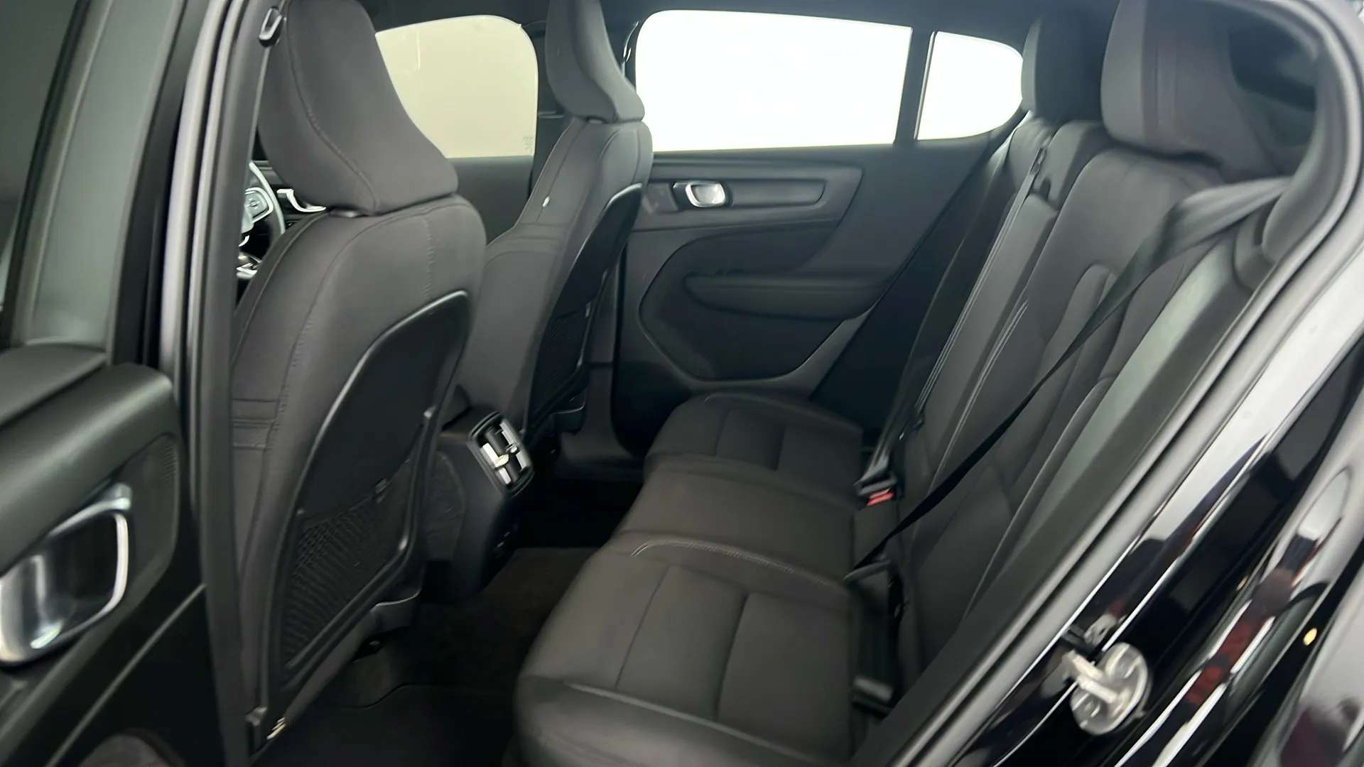 2023 VOLVO C40 2023 VOLVO C40
