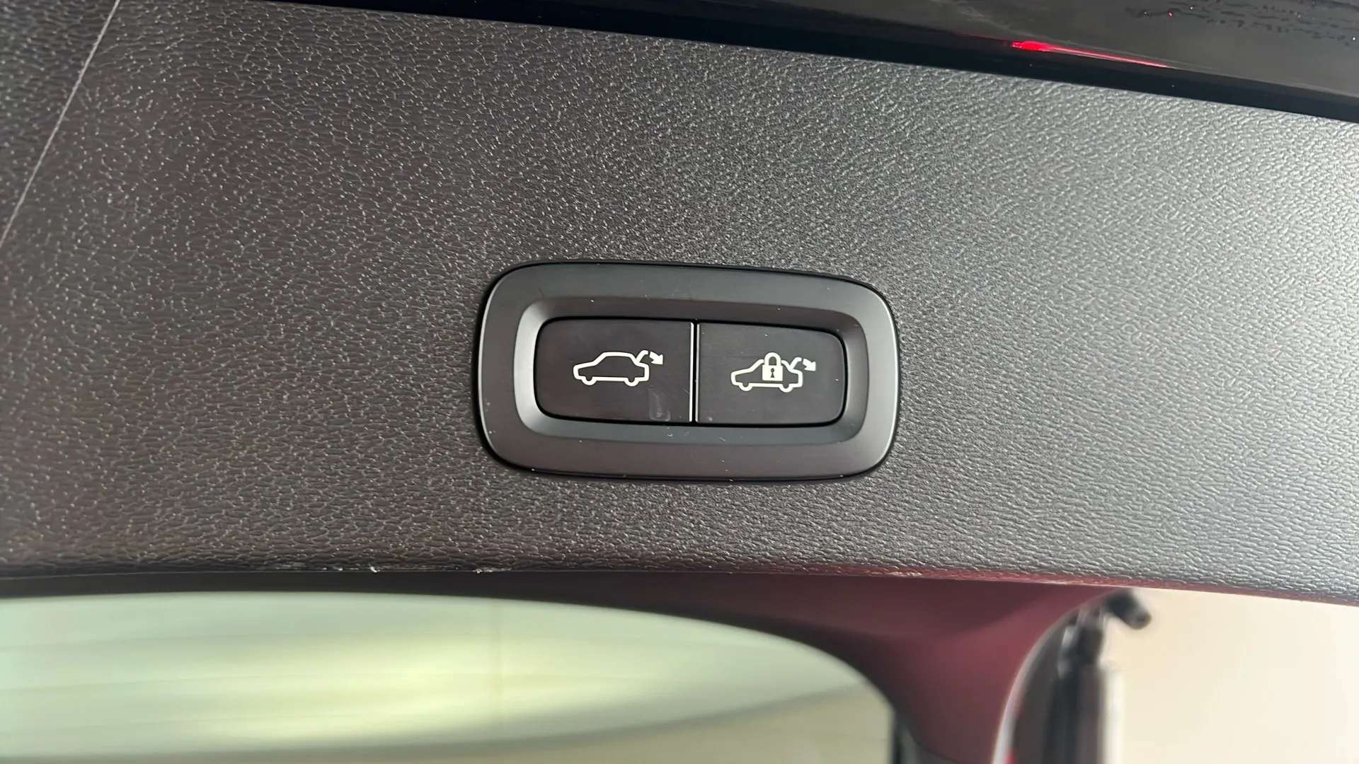 2023 VOLVO C40 2023 VOLVO C40