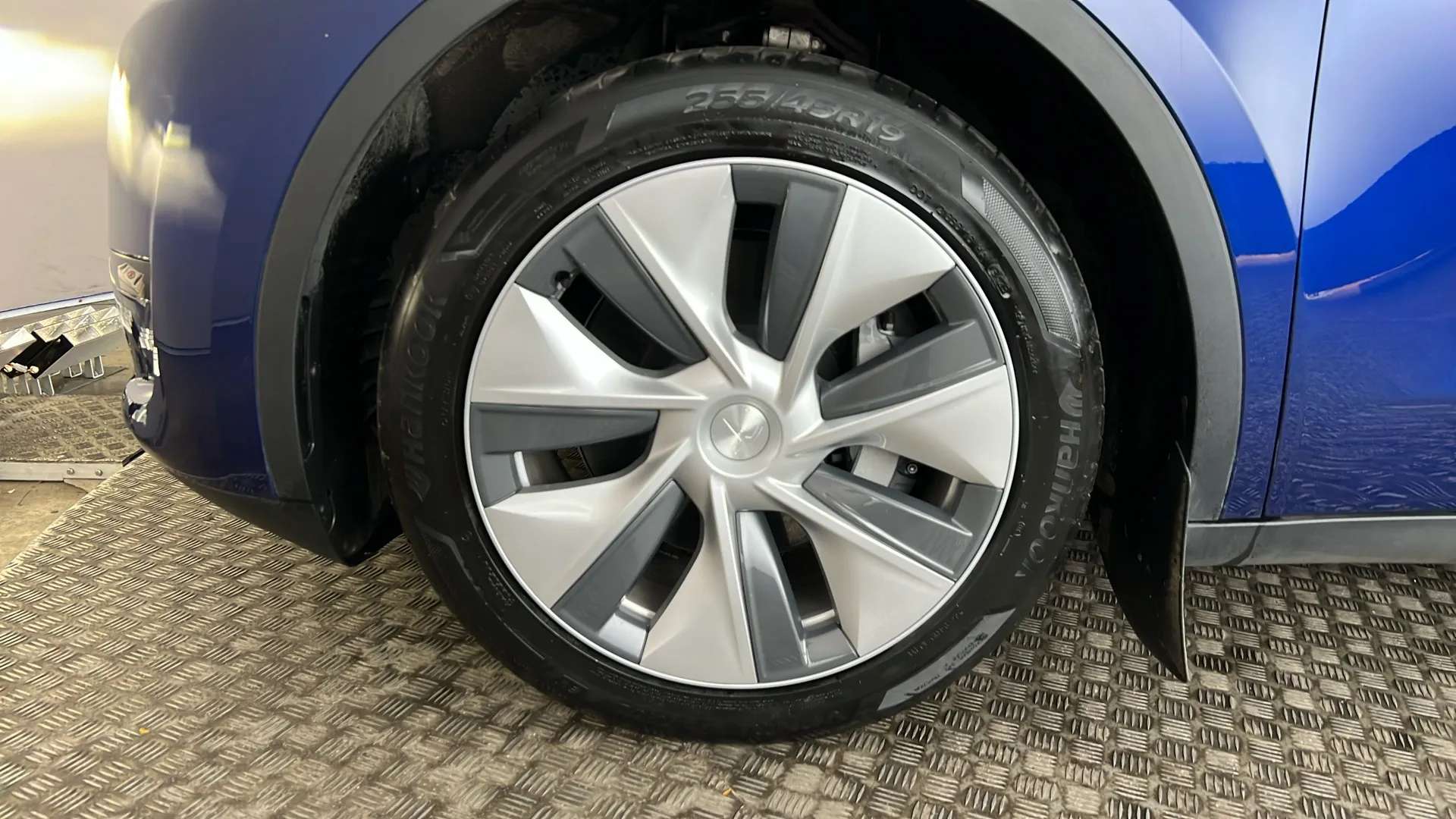 2023 TESLA MODEL Y 2023 TESLA MODEL Y