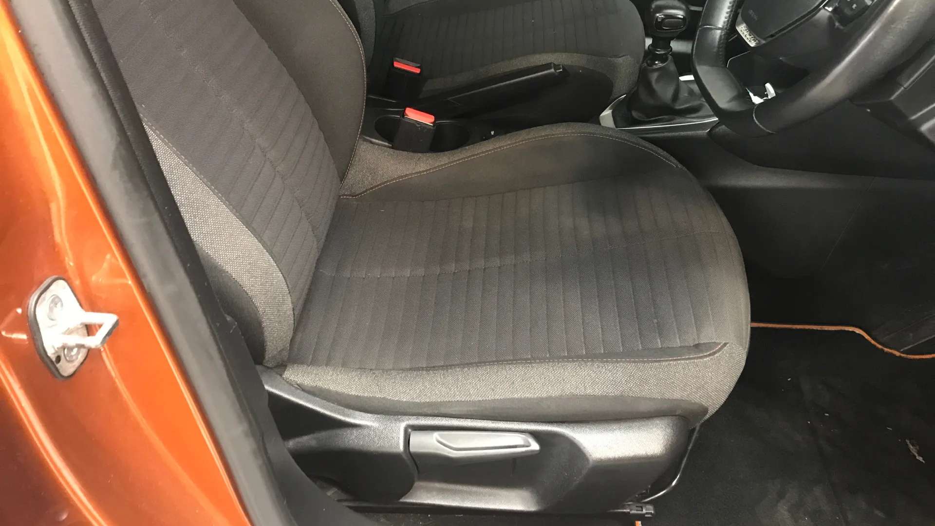 2021 PEUGEOT 2008 2021 PEUGEOT 2008