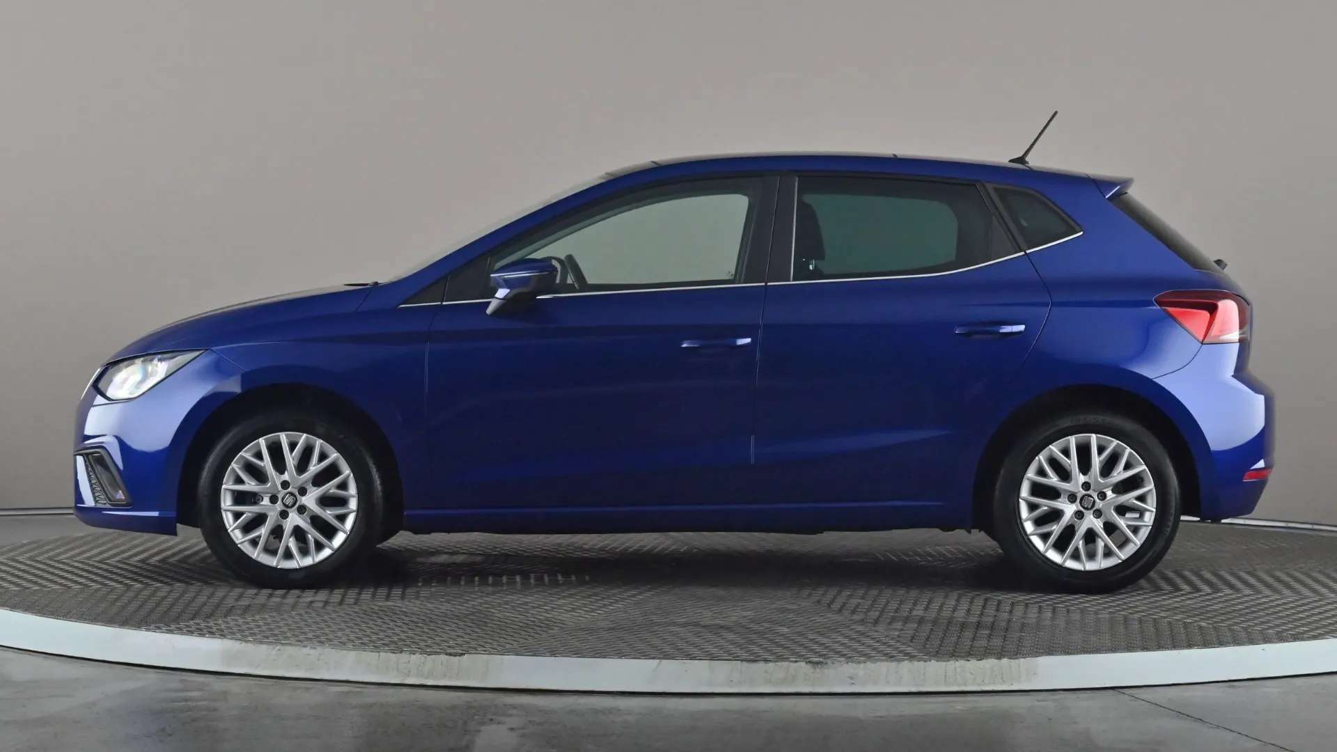 A 2017 SEAT IBIZA 1.0 TSI 95 SE Design A 2017 SEAT IBIZA 1.0 TSI 95 SE Design