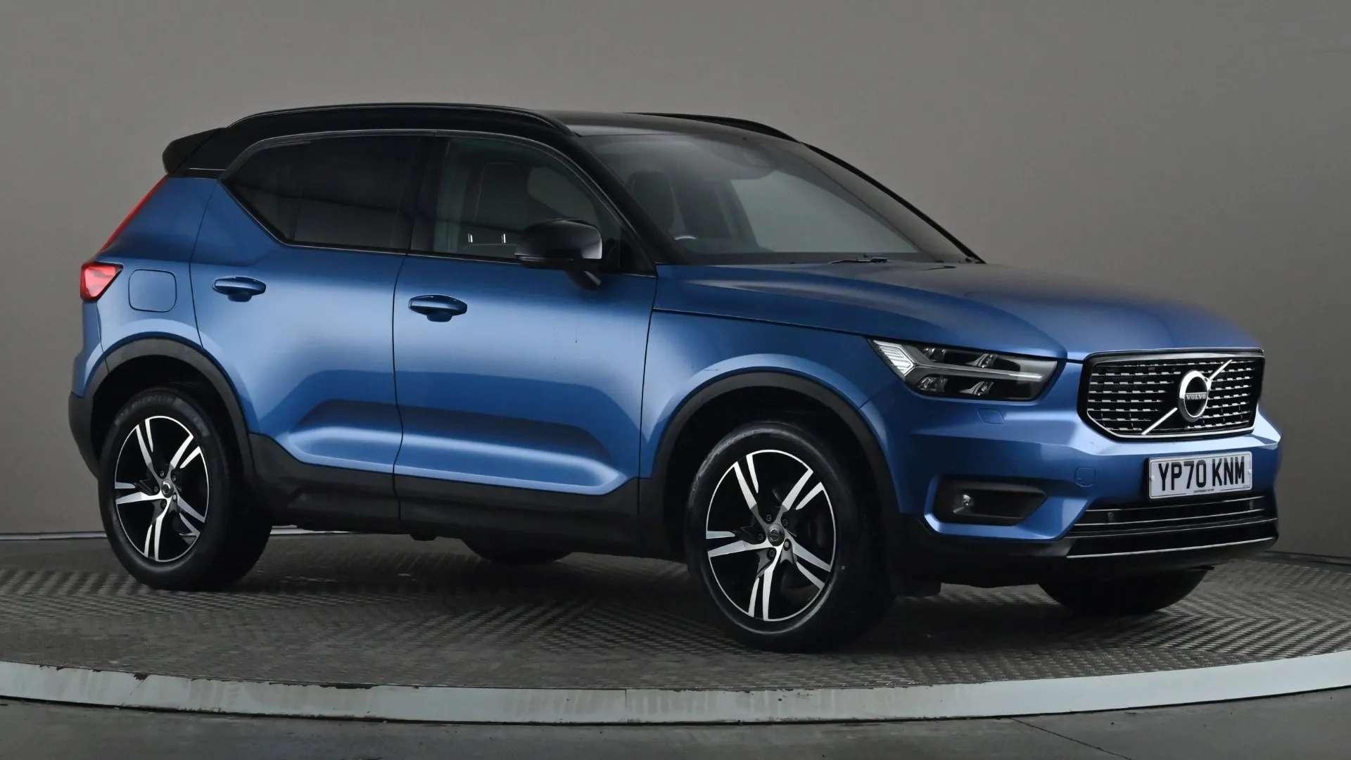 2020 VOLVO XC40 2020 VOLVO XC40