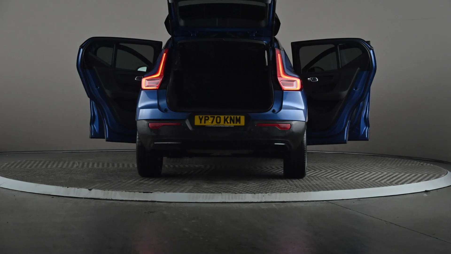 2020 VOLVO XC40 2020 VOLVO XC40