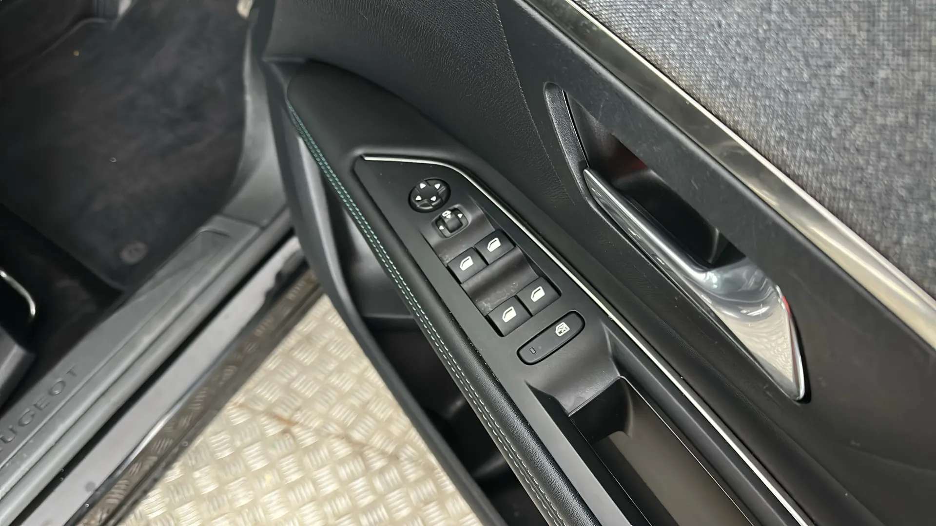 2022 PEUGEOT 3008 2022 PEUGEOT 3008