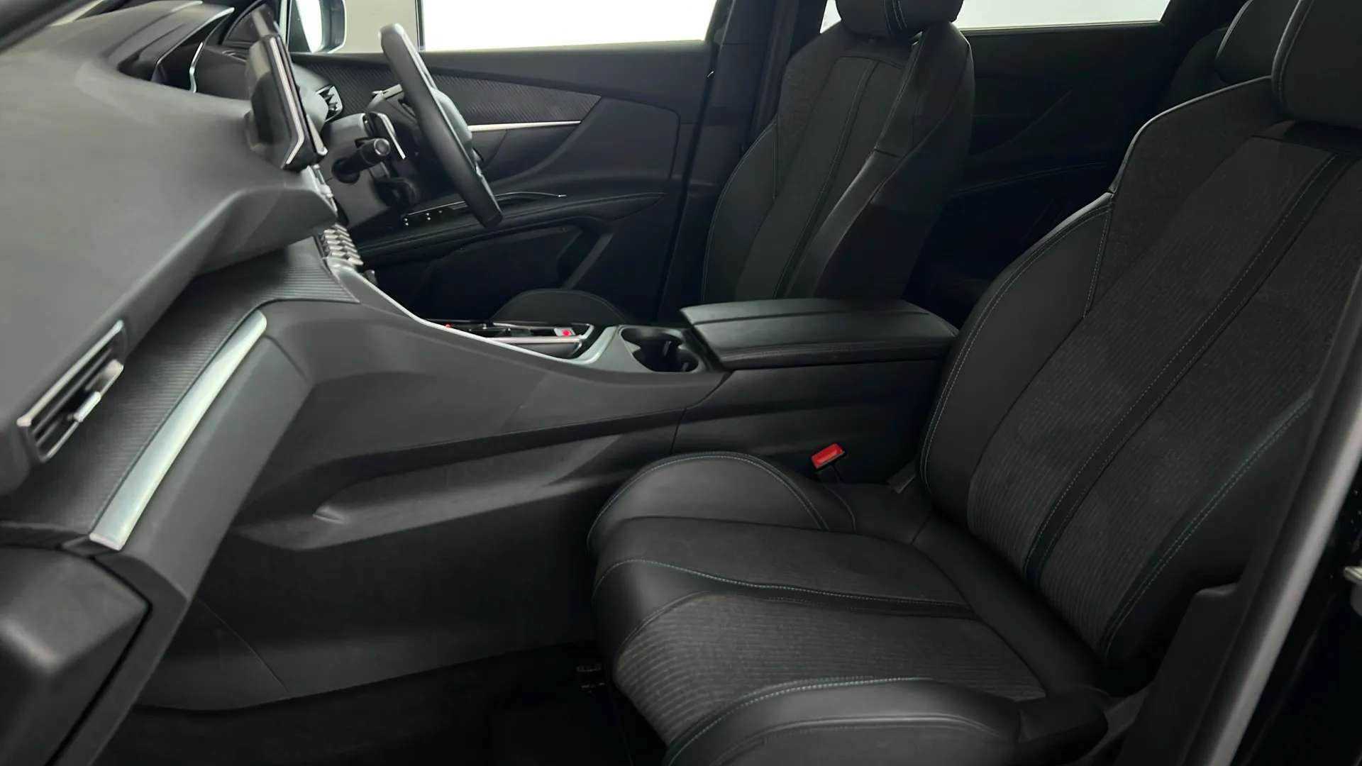 2023 PEUGEOT 5008 2023 PEUGEOT 5008