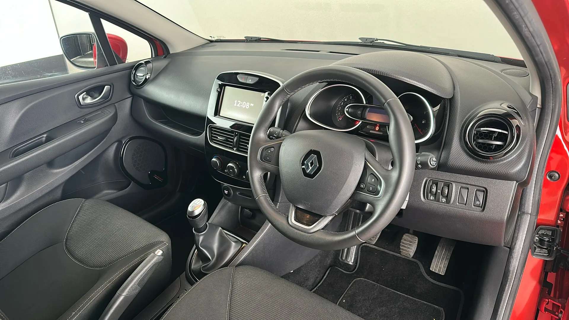 2019 RENAULT CLIO 2019 RENAULT CLIO