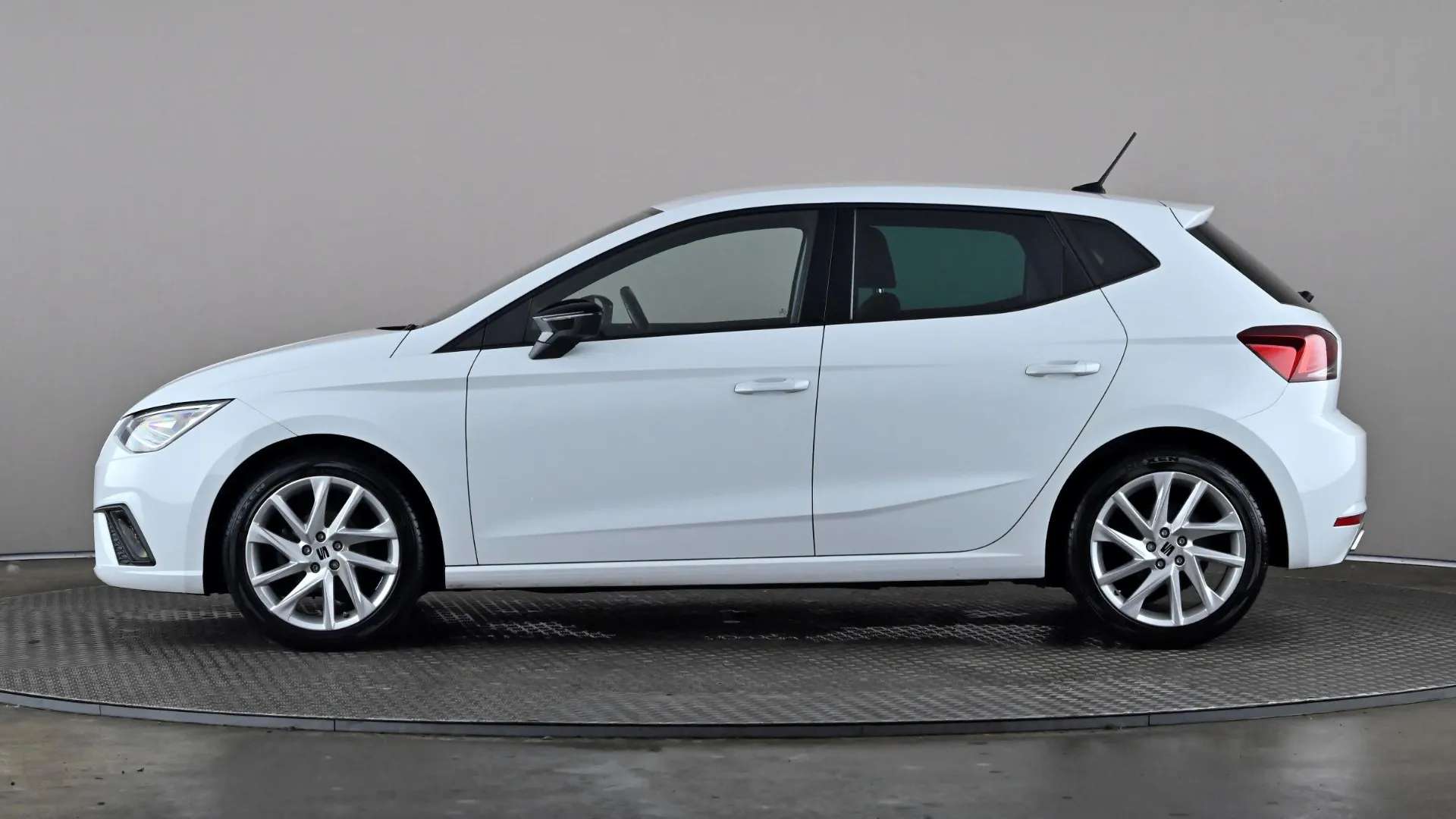 A 2023 SEAT IBIZA 1.0 TSI 95 FR A 2023 SEAT IBIZA 1.0 TSI 95 FR