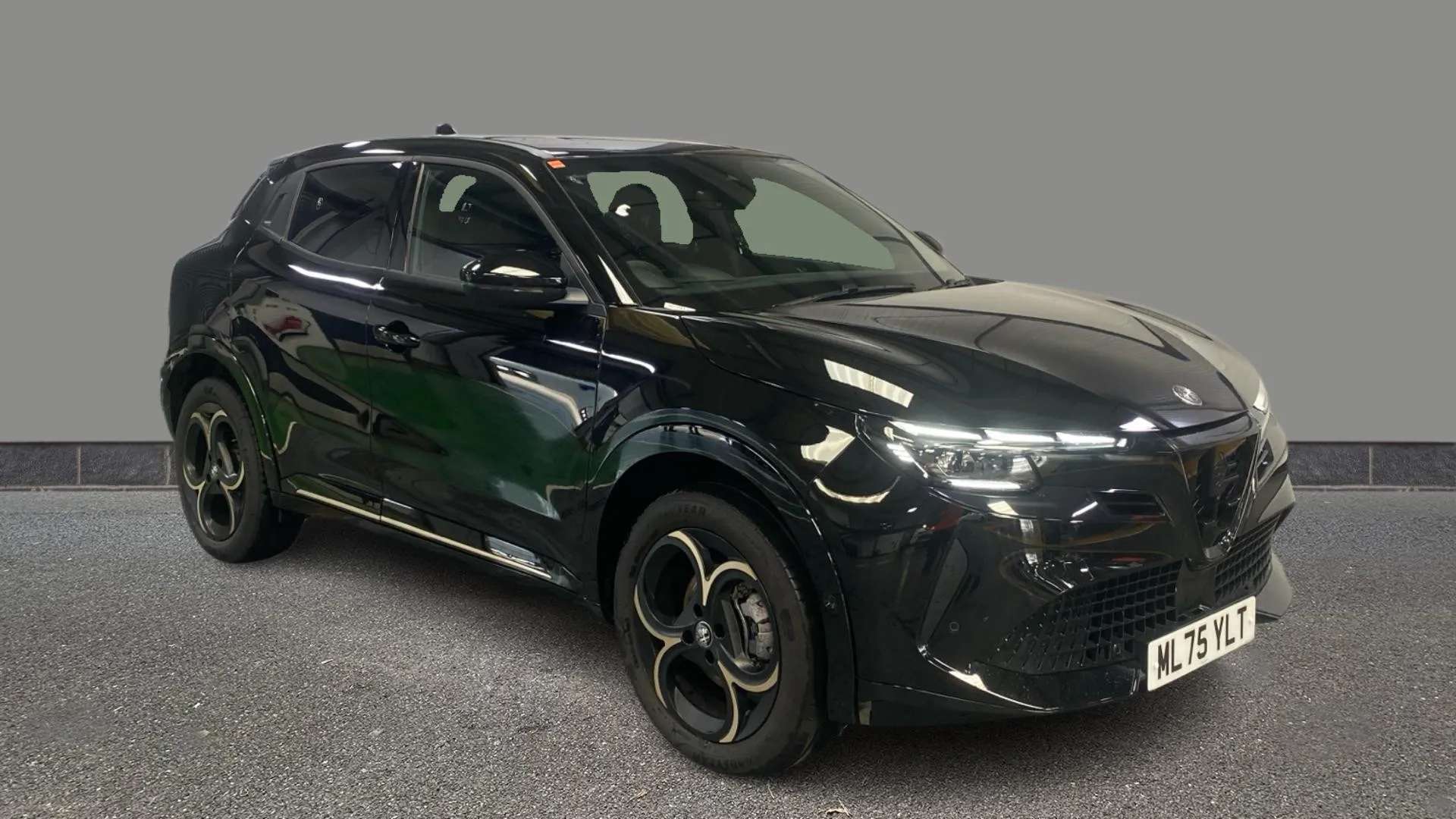 A 2025 ALFA ROMEO JUNIOR 1.2 Turbo Ibrida Intensa Auto A 2025 ALFA ROMEO JUNIOR 1.2 Turbo Ibrida Intensa Auto