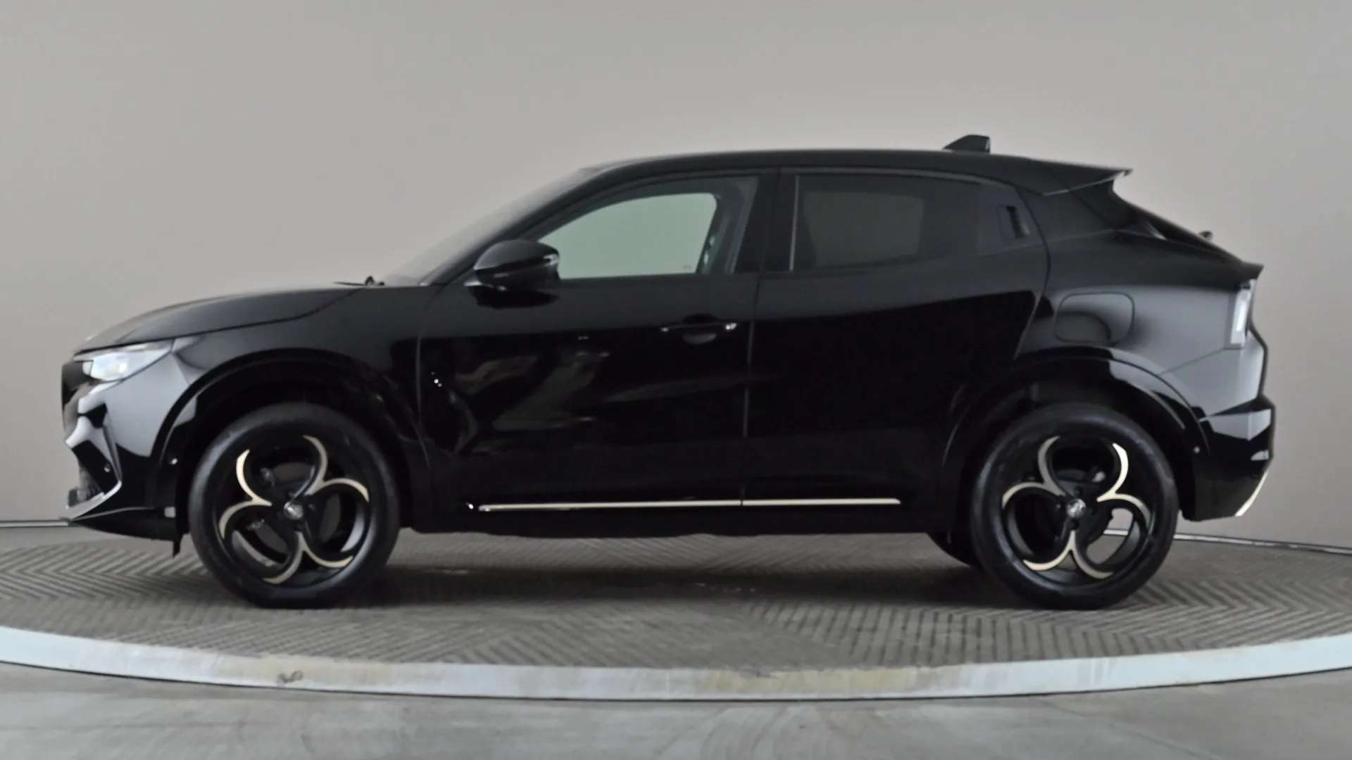 A 2025 ALFA ROMEO JUNIOR 1.2 Turbo Ibrida Intensa Auto A 2025 ALFA ROMEO JUNIOR 1.2 Turbo Ibrida Intensa Auto