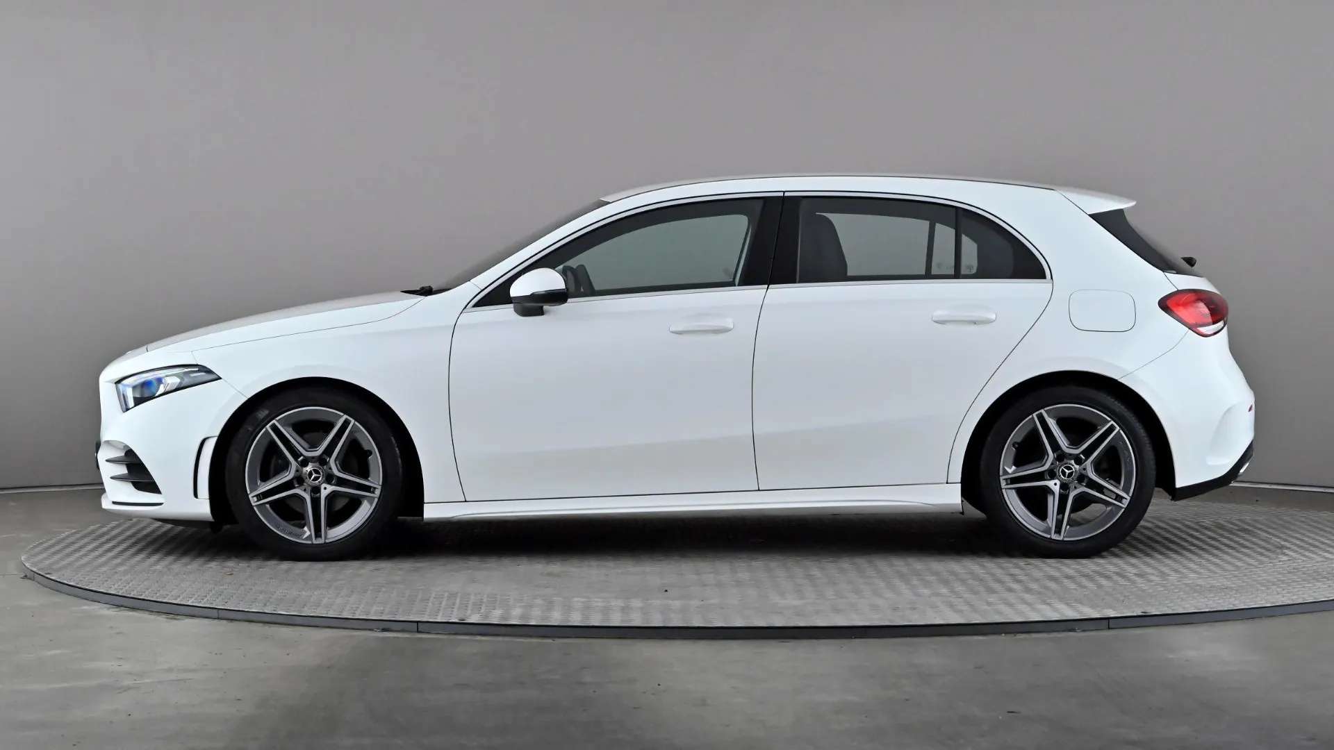A 2019 MERCEDES-BENZ A CLASS A180 AMG Line A 2019 MERCEDES-BENZ A CLASS A180 AMG Line