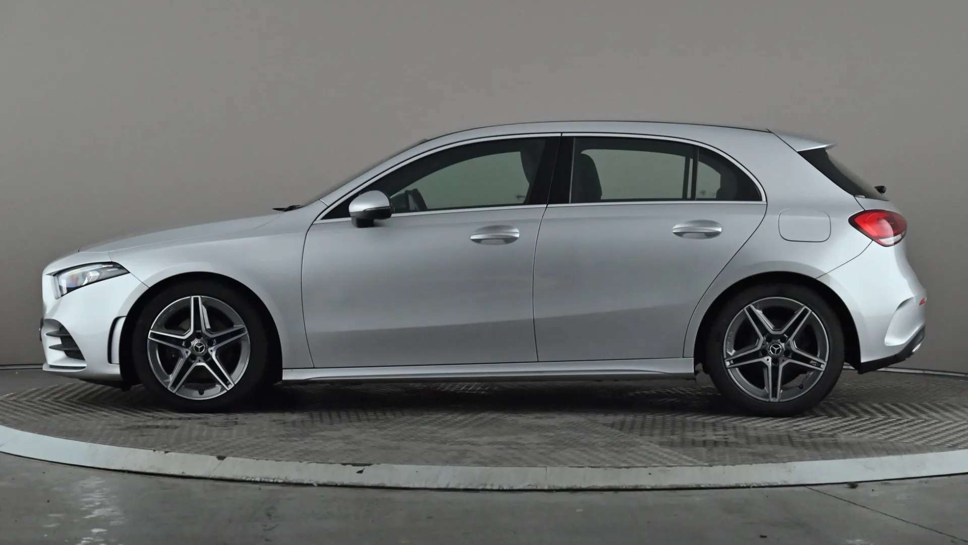 A 2019 MERCEDES-BENZ A CLASS A180 AMG Line A 2019 MERCEDES-BENZ A CLASS A180 AMG Line