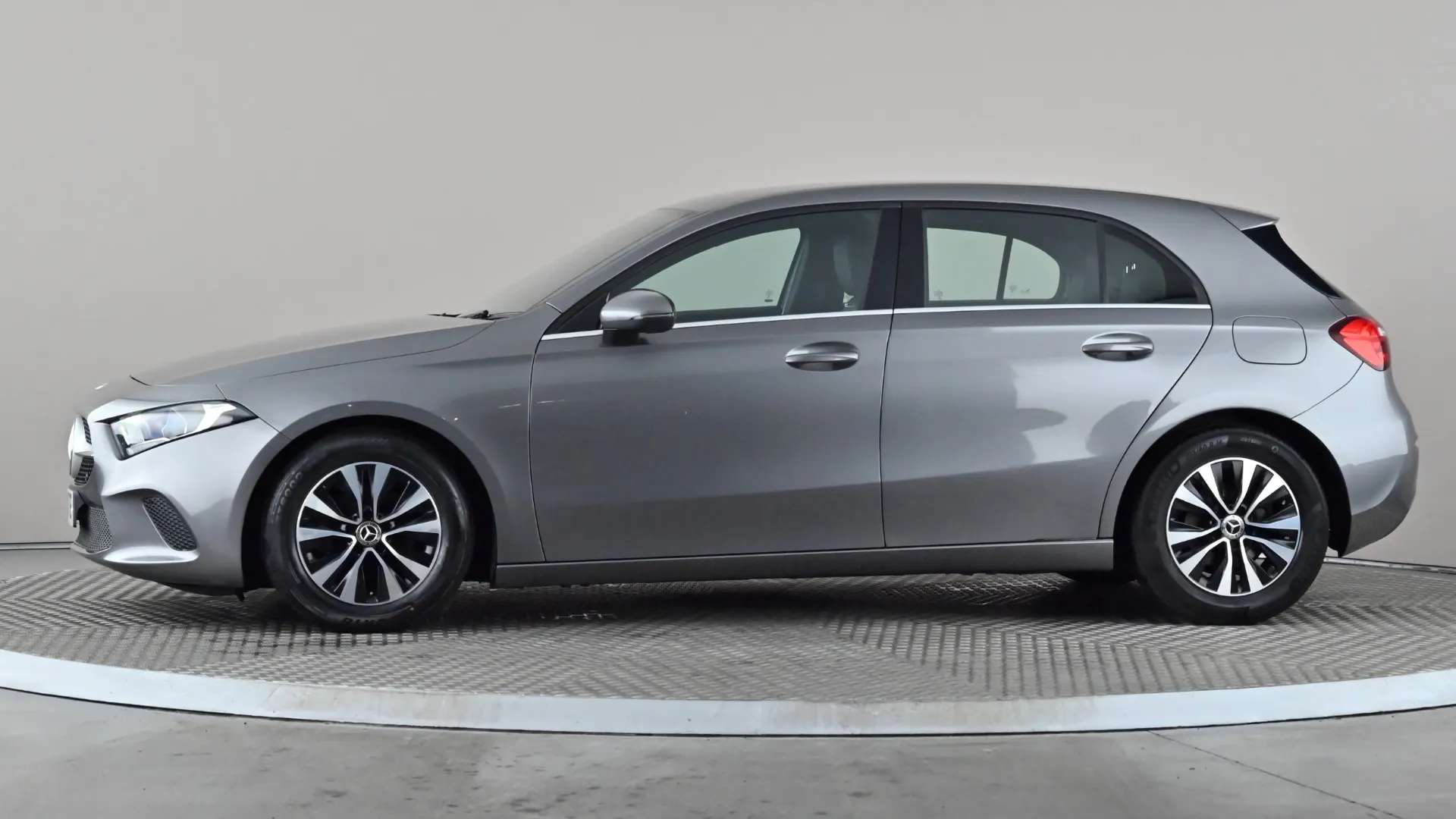 A 2021 MERCEDES-BENZ A CLASS A180d SE Auto A 2021 MERCEDES-BENZ A CLASS A180d SE Auto